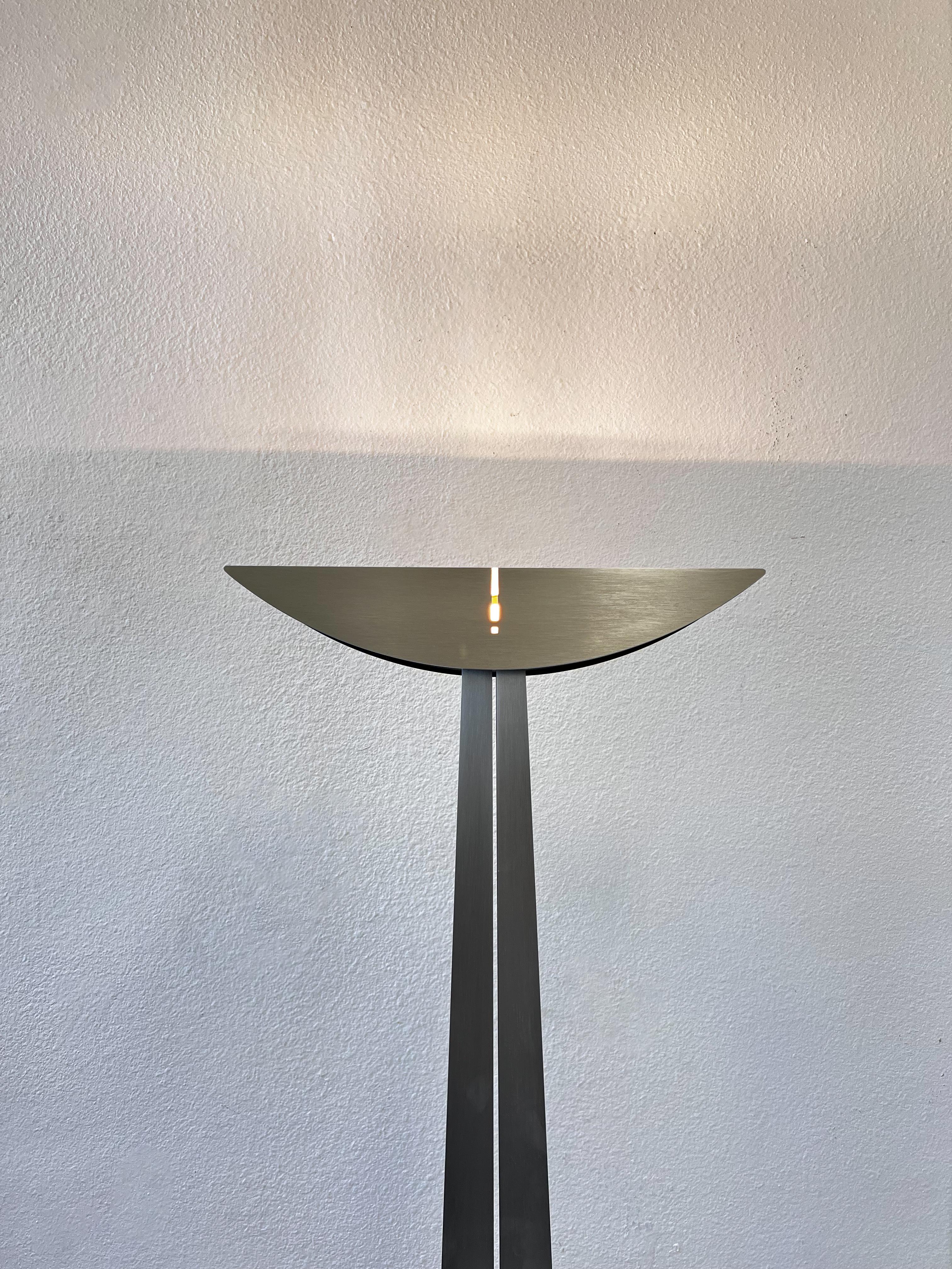 Américain Lampadaire torchère en acier inoxydable brossé de Robert Sonneman pour George Kovacs en vente