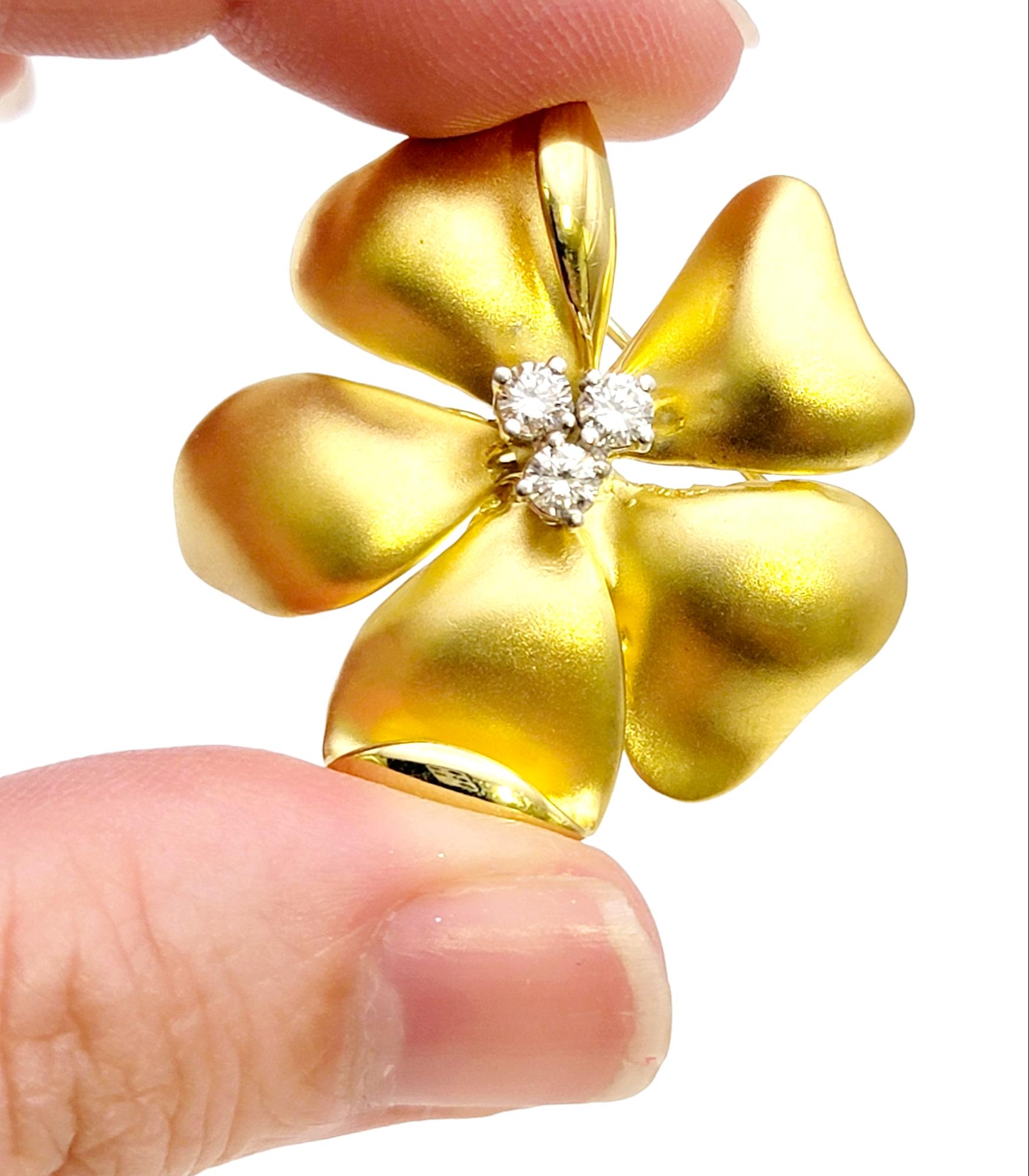 Brushed 18 Karat Yellow Gold Flower Pin / Brooch with Round Diamond Accents For Sale 10