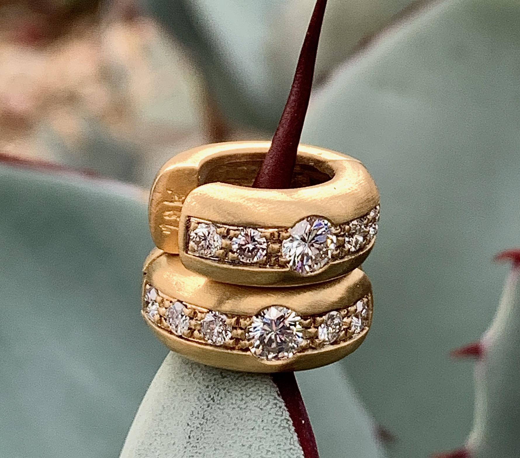 Round Cut Brushed 18 Karat Yellow Gold Huggie-Style Hoops with Diamonds