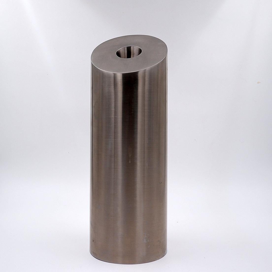 Vaso grande in alluminio spazzolato H. H. 40cm in vendita 2