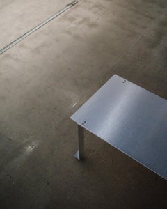 Panchina CANTO in alluminio anodizzato spazzolato di Luiz Solano, Brasile 2023