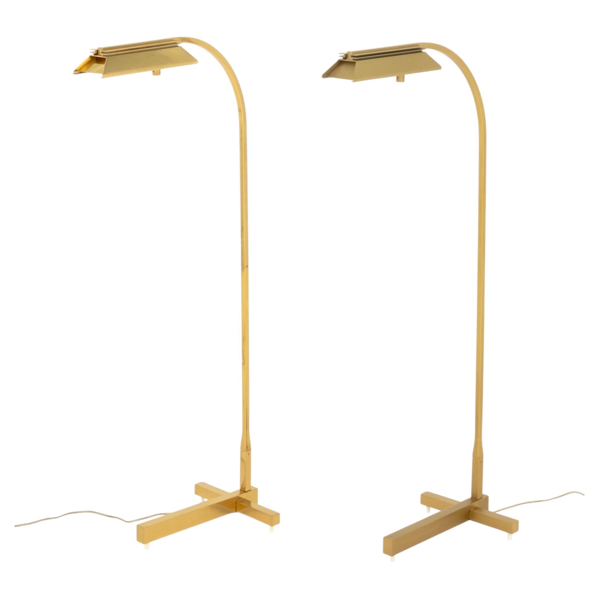Lampade da terra regolabili con linea sottile in ottone spazzolato di Clarus Lighting per Casella