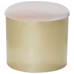Pouf "Mushroom" in ottone spazzolato e velluto color rosa di Montage