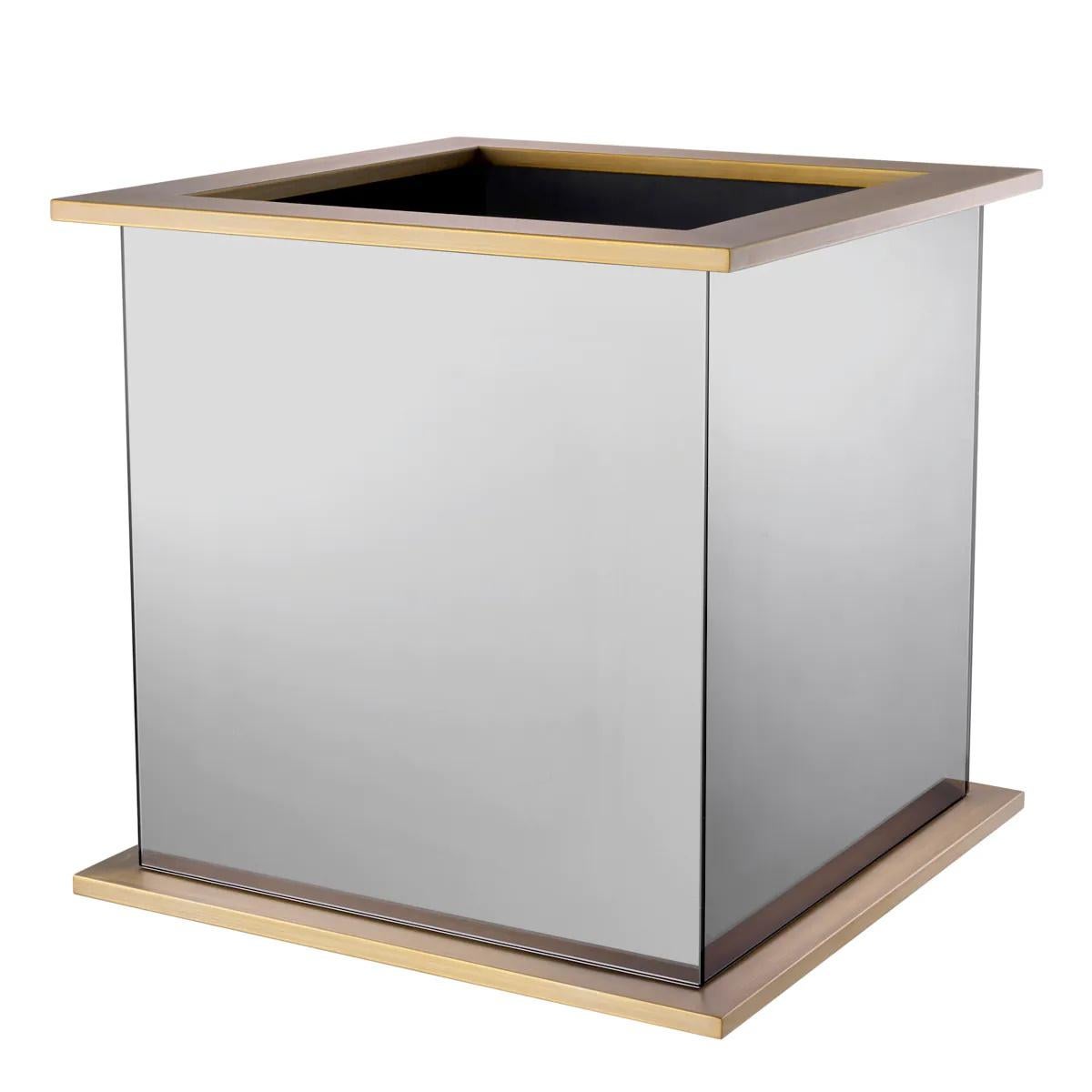 Brushed Brass Planter with Smoked Mirrored Glass, Modern Design. In New Condition For Sale In Saint-Ouen, FR