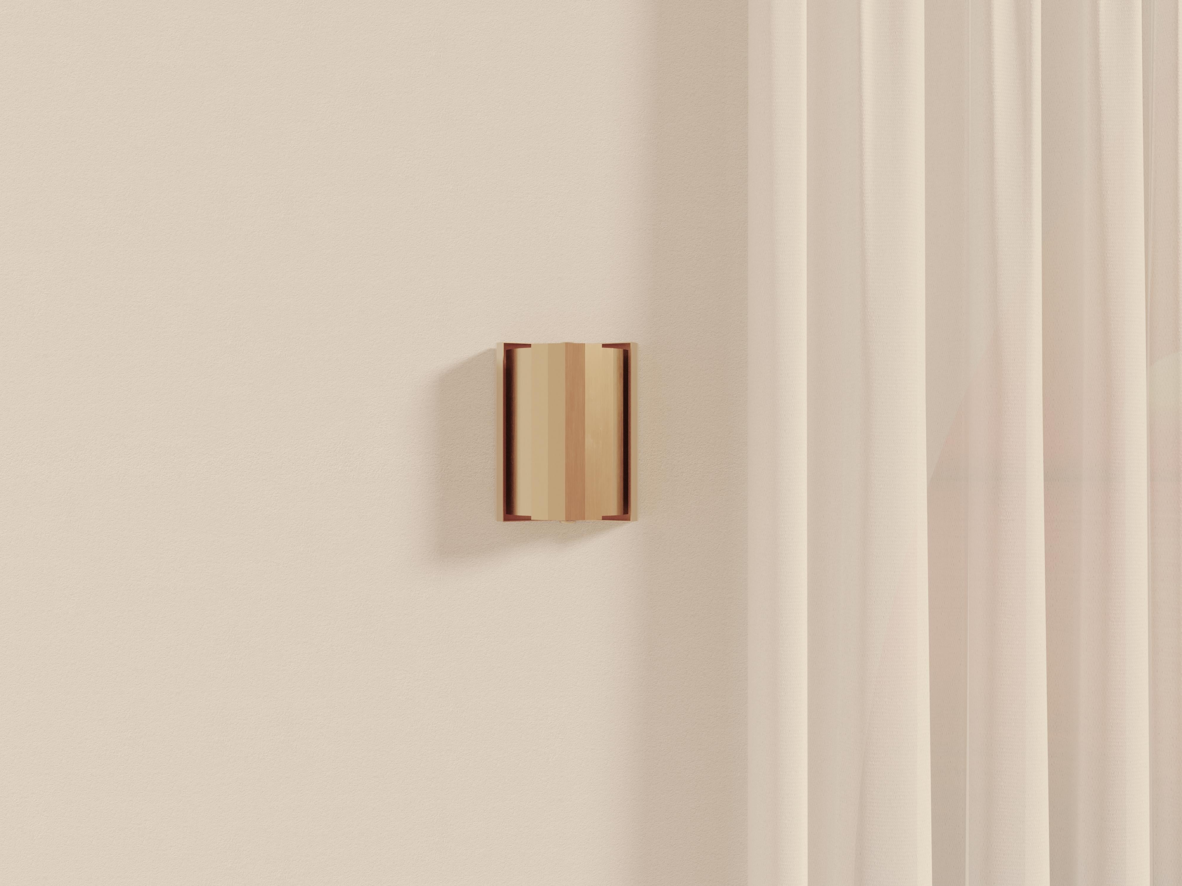 Brushed LETO brushed brass wall light with mobile fins 140 For Sale