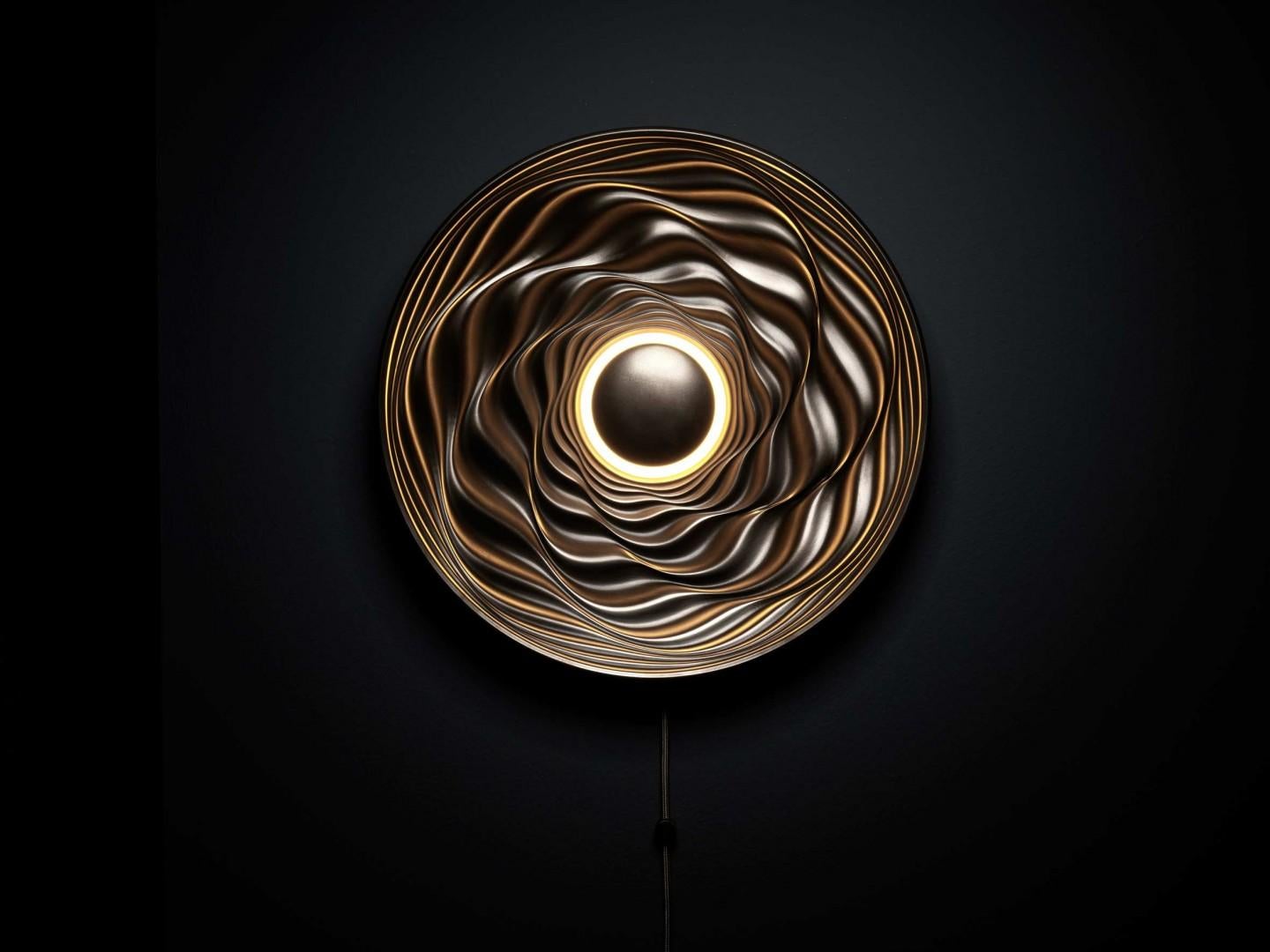 Post-Modern Brushed Bronze Resin Illuminated Sculpture Transmission by David Tragen For Sale