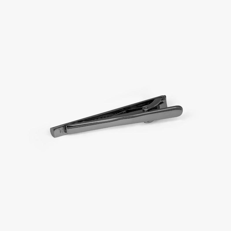 Brushed Classic Tie Clip with Gunmetal Finish

A sleek, clean surface design creates our classic collection for those who favour a minimalistic style. Suited to wear for all occasions, our gunmetal plated base metal tie clips are highly-polished to