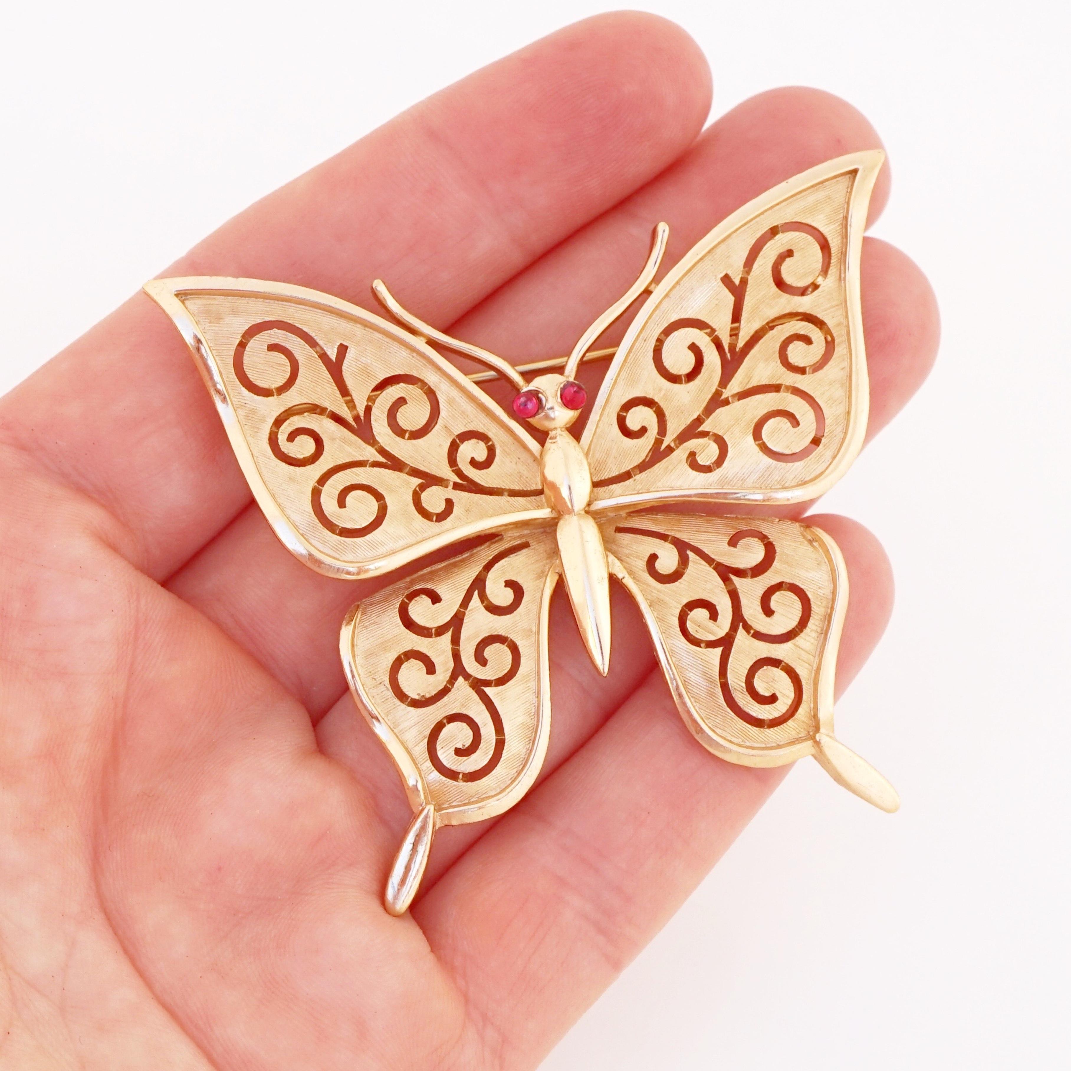 Brushed Gold Butterfly Figural Brooch With Scroll Wings By Crown Trifari, 1960s In Good Condition In McKinney, TX