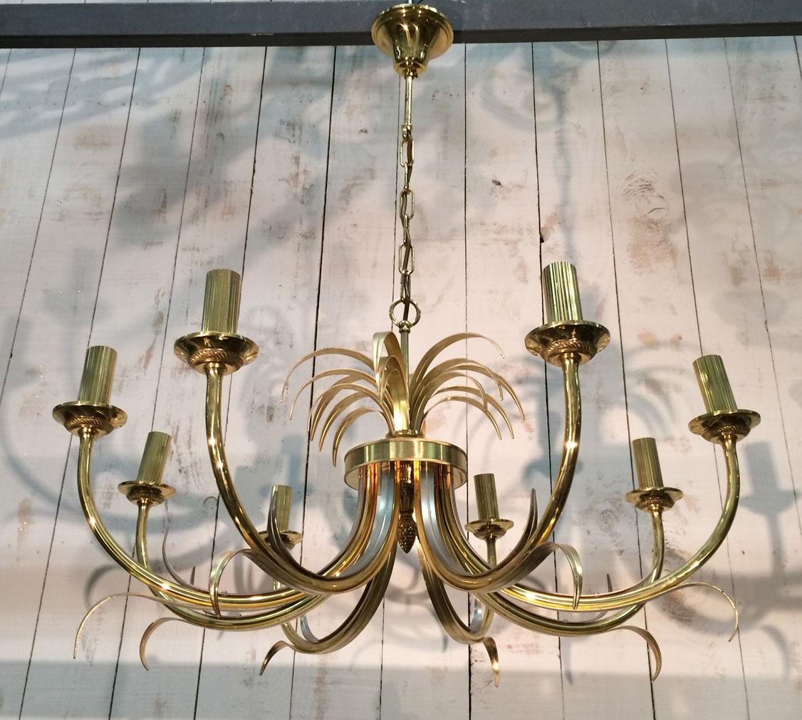 This very nice Pineapple chandelier is made of brushed metal and gilt metal. This is a very nice model. This is a work in the style of famous French designer Maison Baguès. Vers 1970