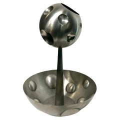 Gefäß/Schale aus gebürstetem Metall, skulpturales Objekt von Raju Peddada – „Lacuna“