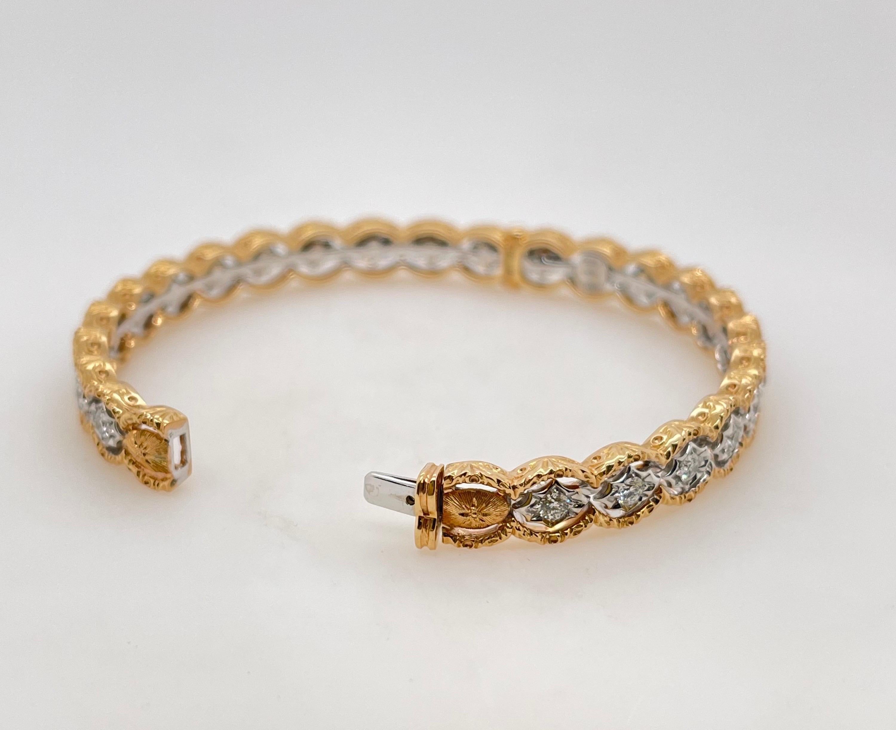 Bracelet articulé en or rose brossé avec diamant rond et or blanc 
or rose 18kt 
24 diamants ronds brillants = 1,90ct 
