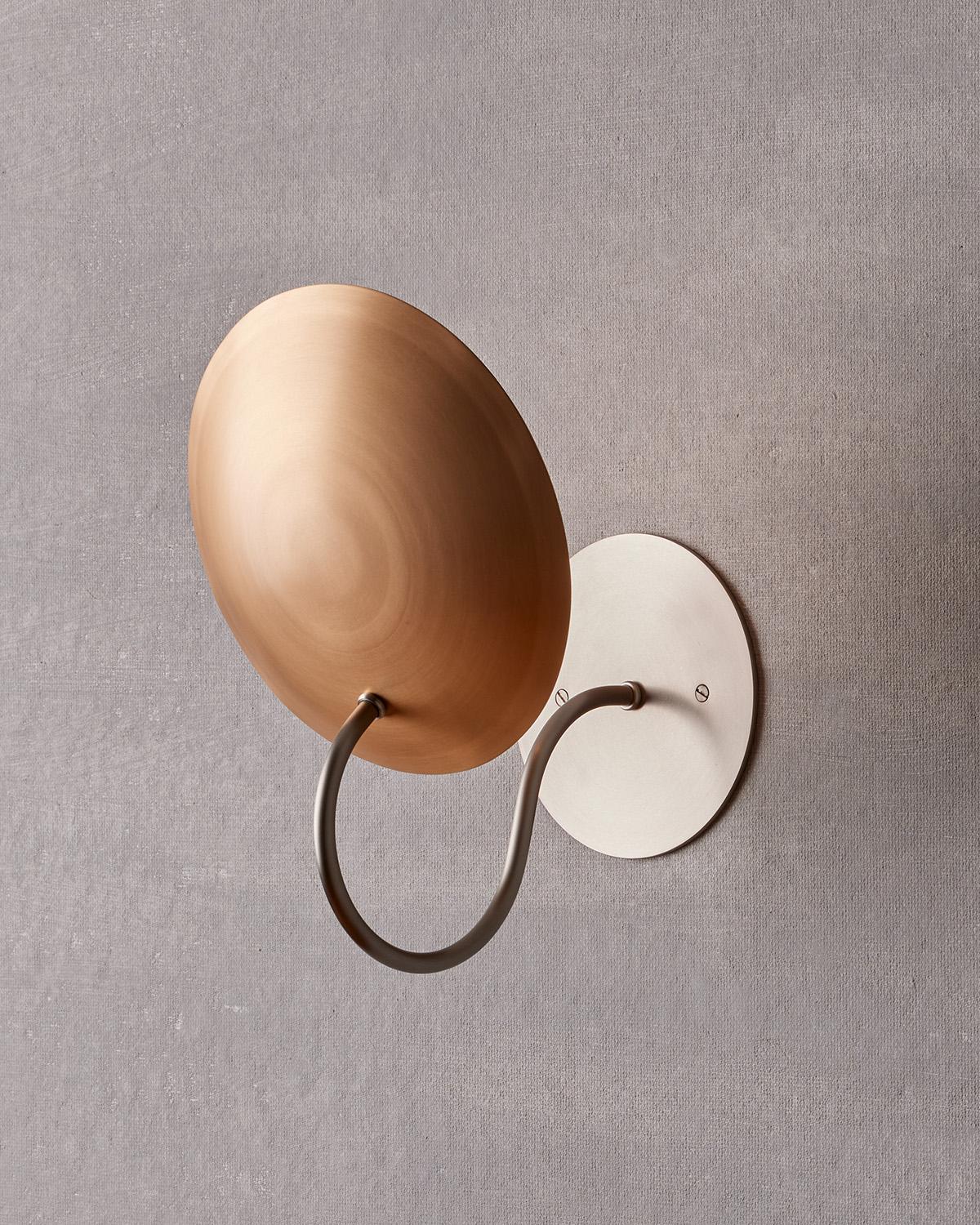 Lámpara Arlo de níquel satinado pulido y bronce satinado Estadounidense en venta