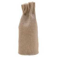 Vase en soie brossée en beige