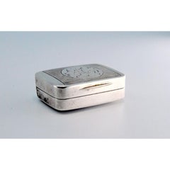 Brushed silver and gold lidded vinaigrette box from the George III period