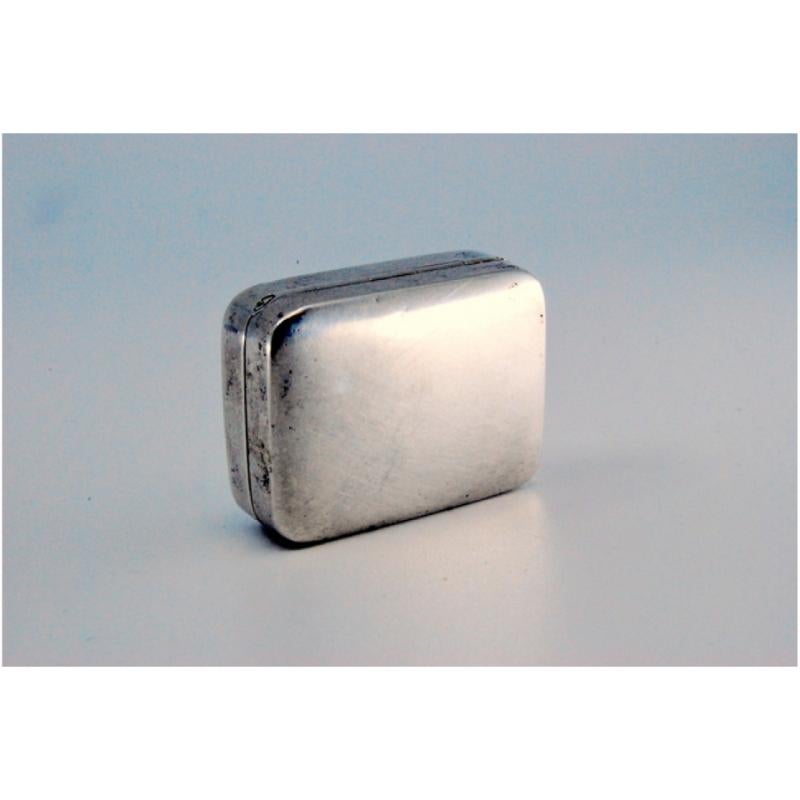 19th Century Brushed silver and gold lidded vinaigrette box from the George III period For Sale