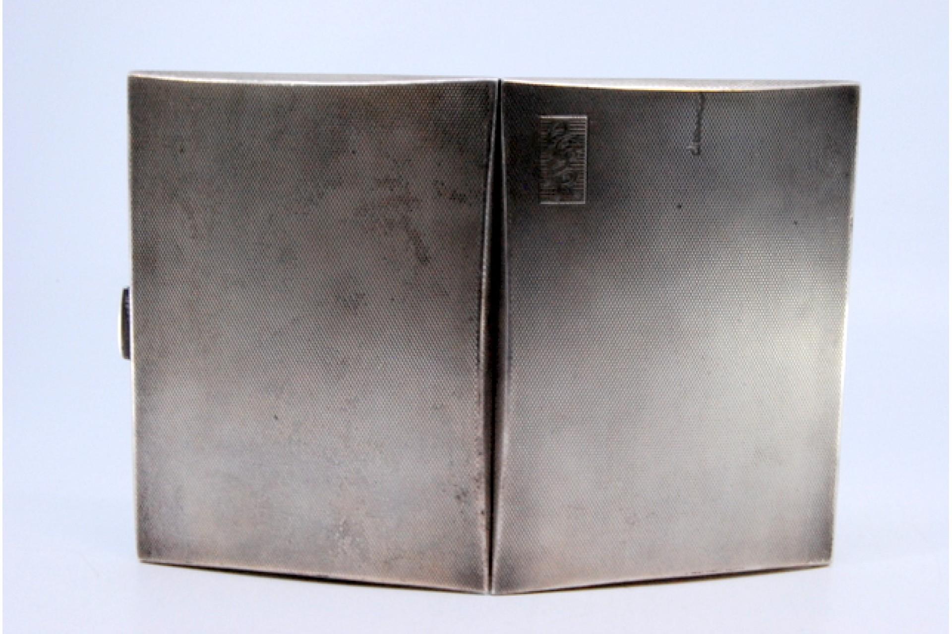 20th Century Brushed silver case with holder, monogram and hinged lid For Sale