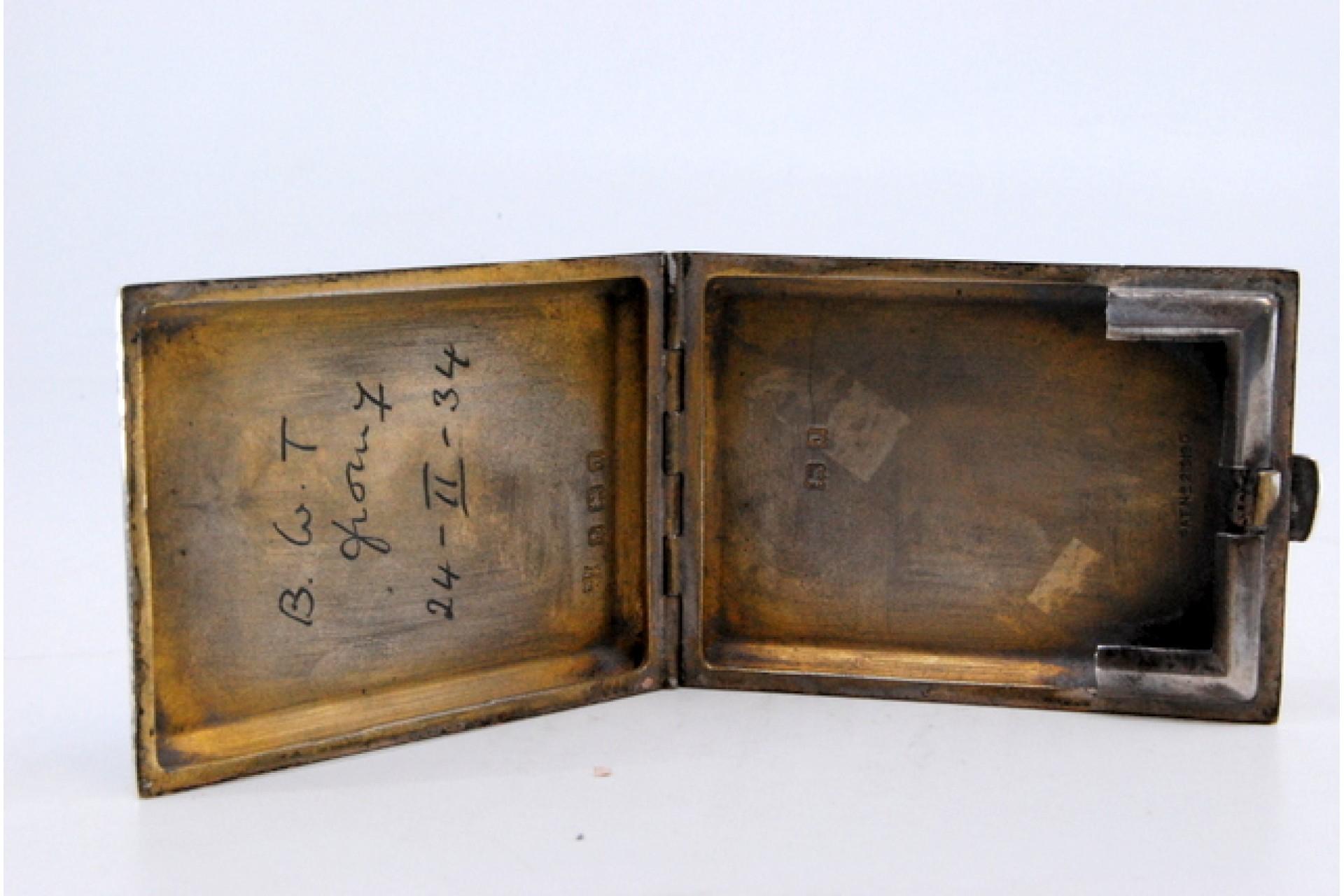 Brushed silver matchbook siglo XX en venta