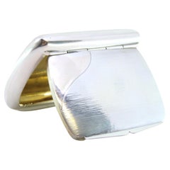 Schnupftabakdose aus gebürstetem Silber mit Scharnierdeckel und goldenem Innenband