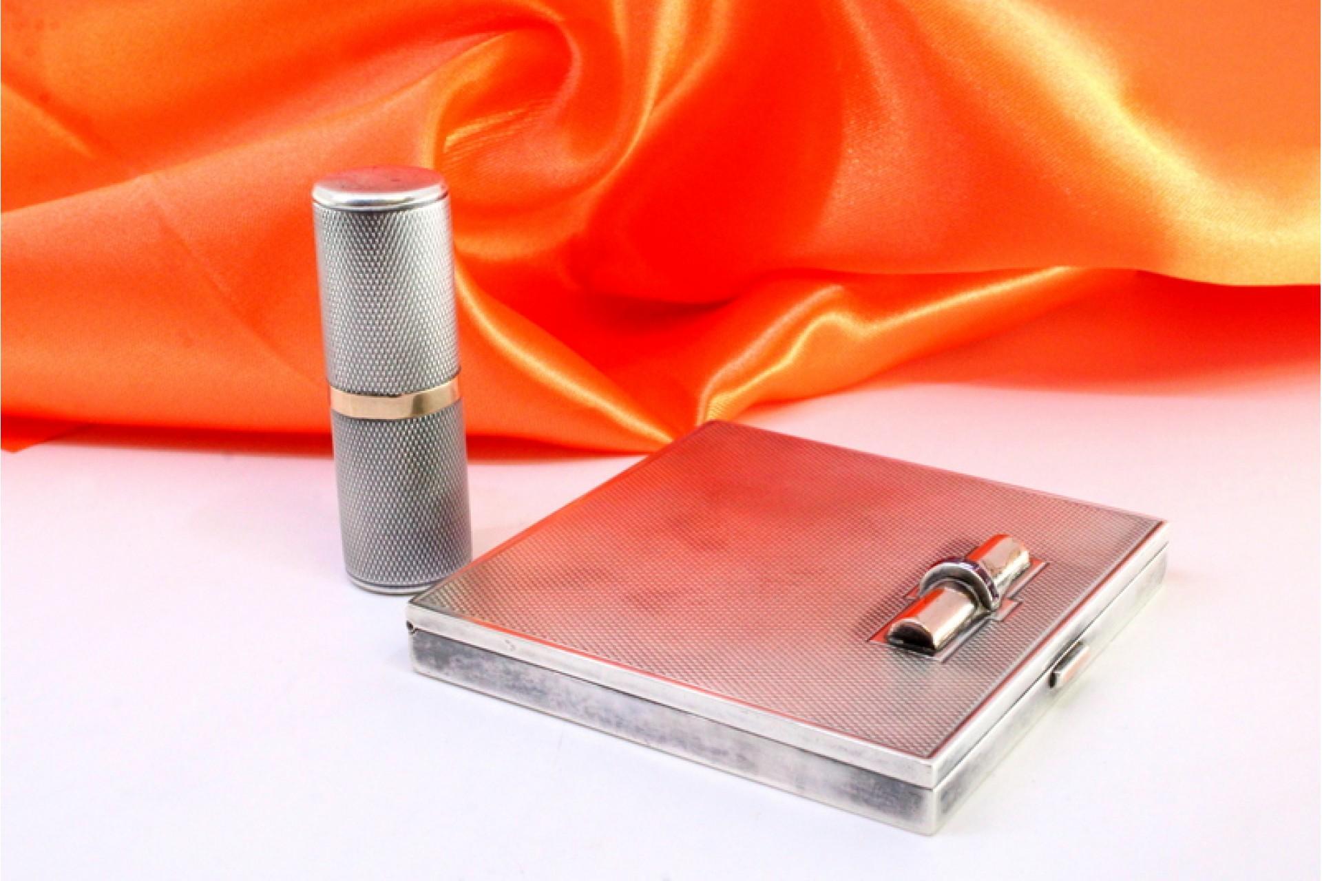 Brushed silver toiletry box with gold rubies, mirror and case For Sale 2