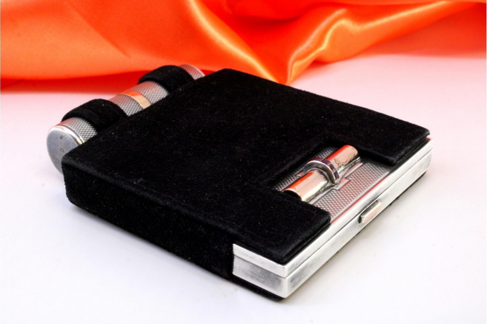 Brushed silver toiletry box with gold rubies, mirror and case For Sale 3