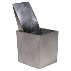 Posacenere in acciaio inossidabile spazzolato ' Ray Hollis' di Philippe Starck per XO, Francia