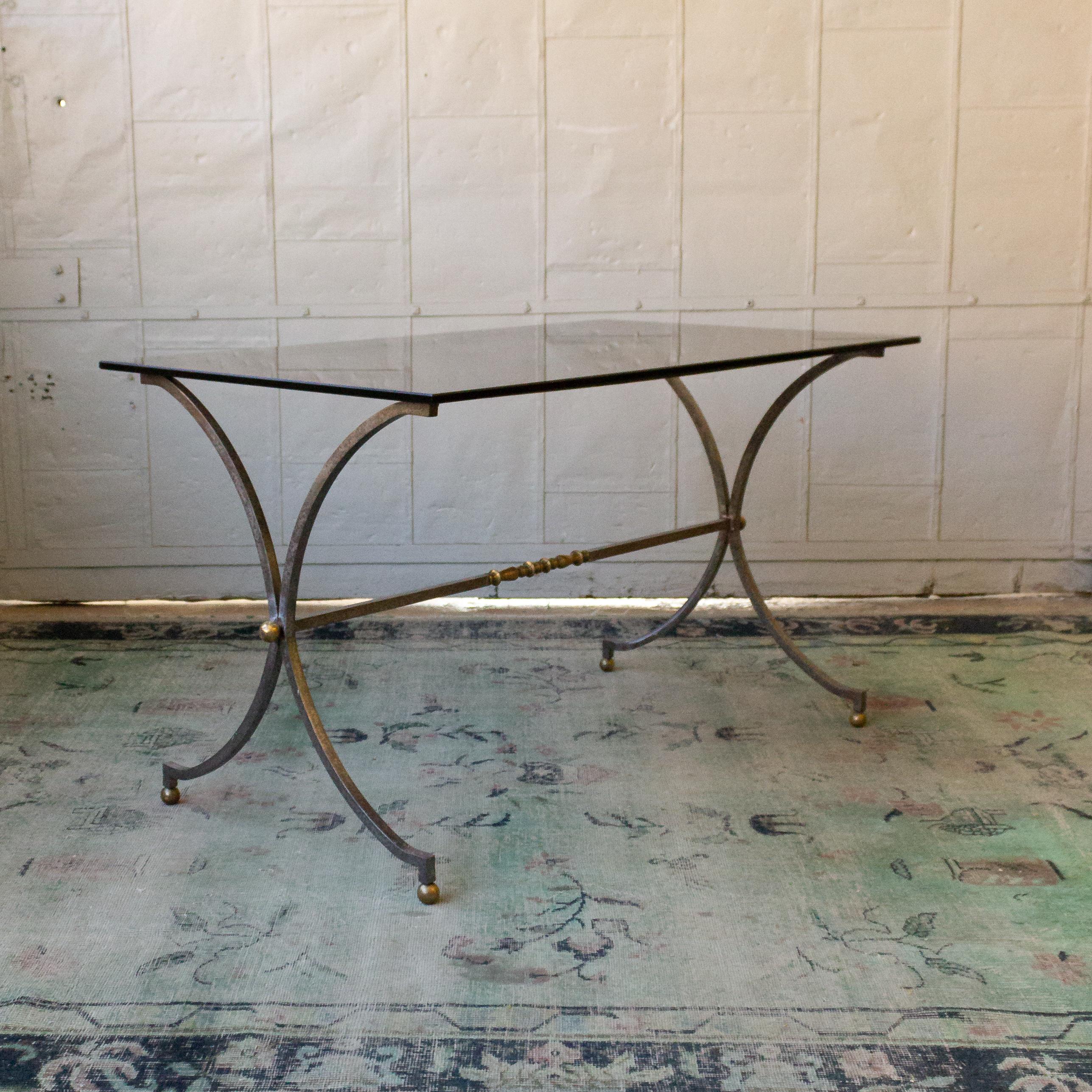 Italian 1950s Brushed Steel and Brass End Table In Good Condition For Sale In Buchanan, NY