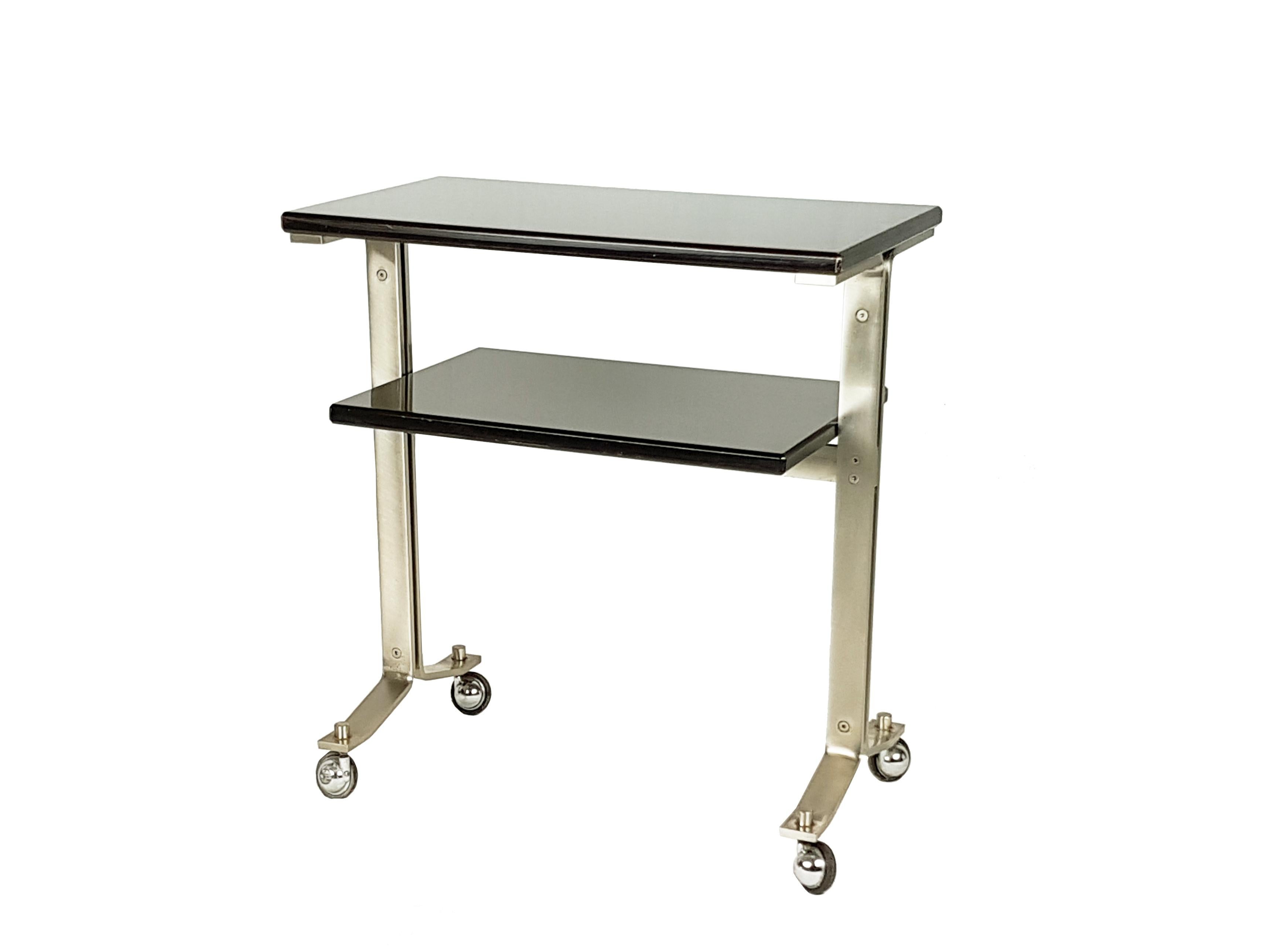 Chariot de bureau, téléviseur ou de service Formanova des années 1960 en acier brossé et bois teinté en vente 4