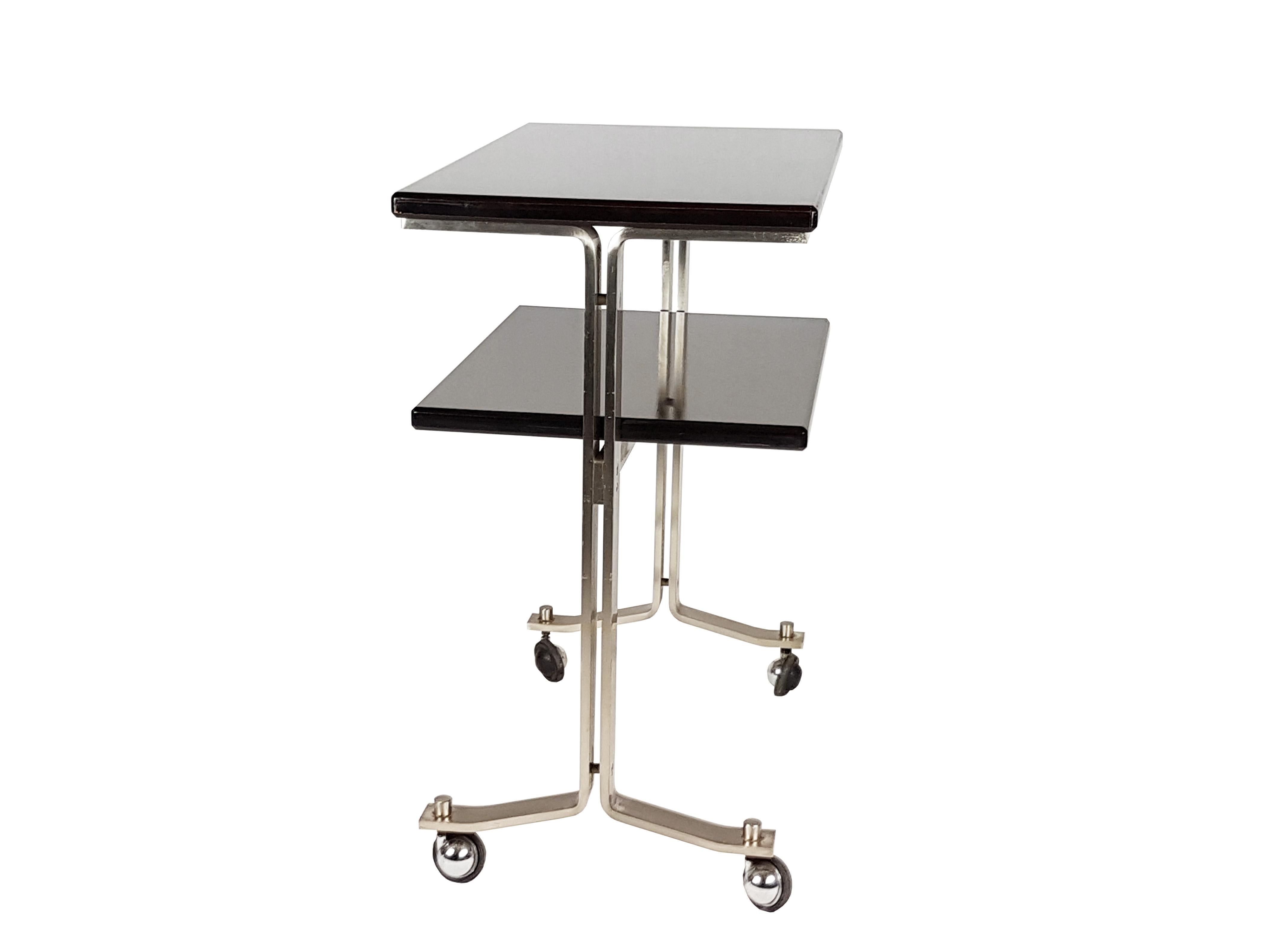 Métal Chariot de bureau, téléviseur ou de service Formanova des années 1960 en acier brossé et bois teinté en vente