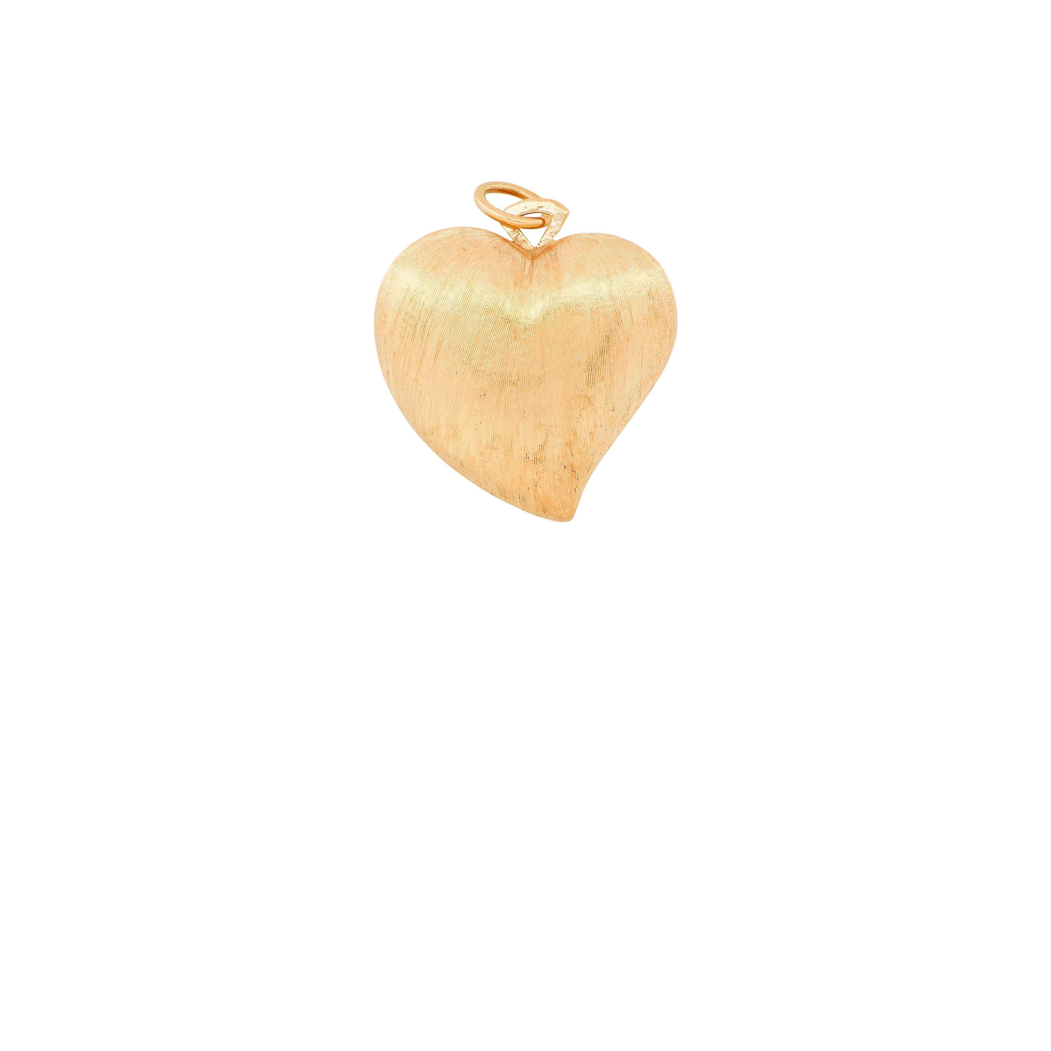 Brushed 18 Karat Yellow Gold Heart Shape Pendant

Metal Type: 18 Karat
Metal Weight: 10.9 Grams