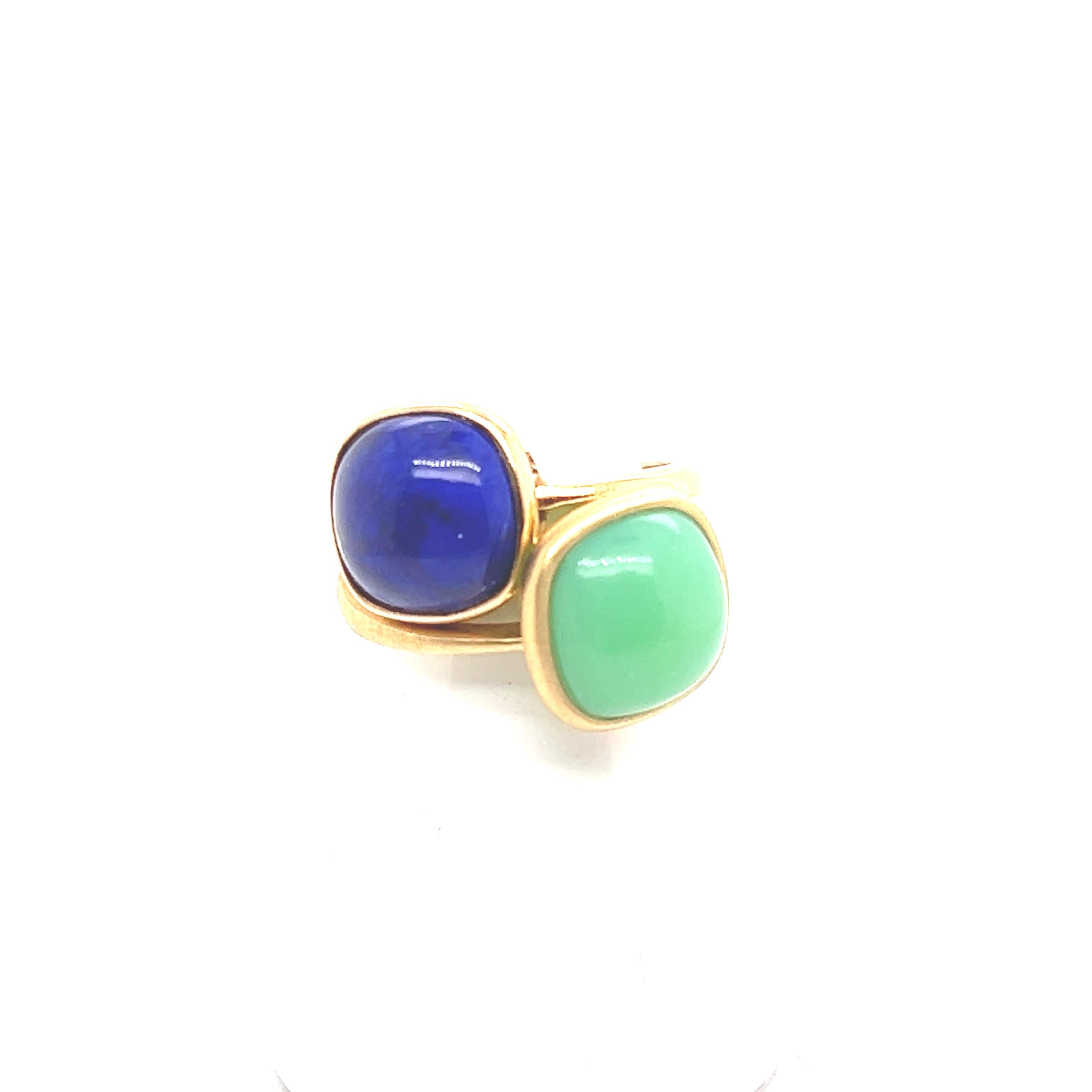 Brushed Yellow Gold with a Cabochon Crisaprasio Cocktail Ring In New Condition For Sale In Vannes, FR