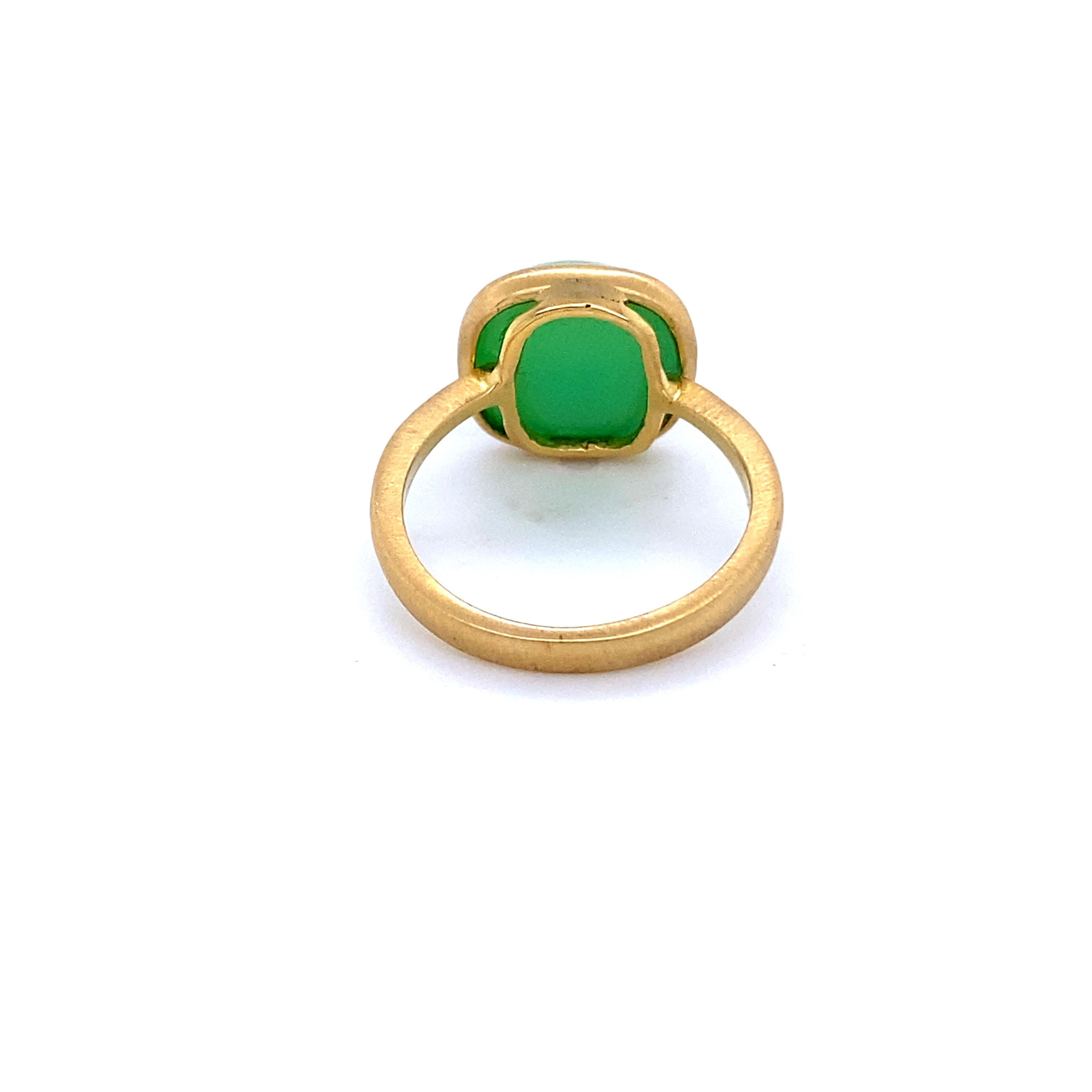 Women's or Men's Brushed Yellow Gold with a Cabochon Crisaprasio Cocktail Ring For Sale