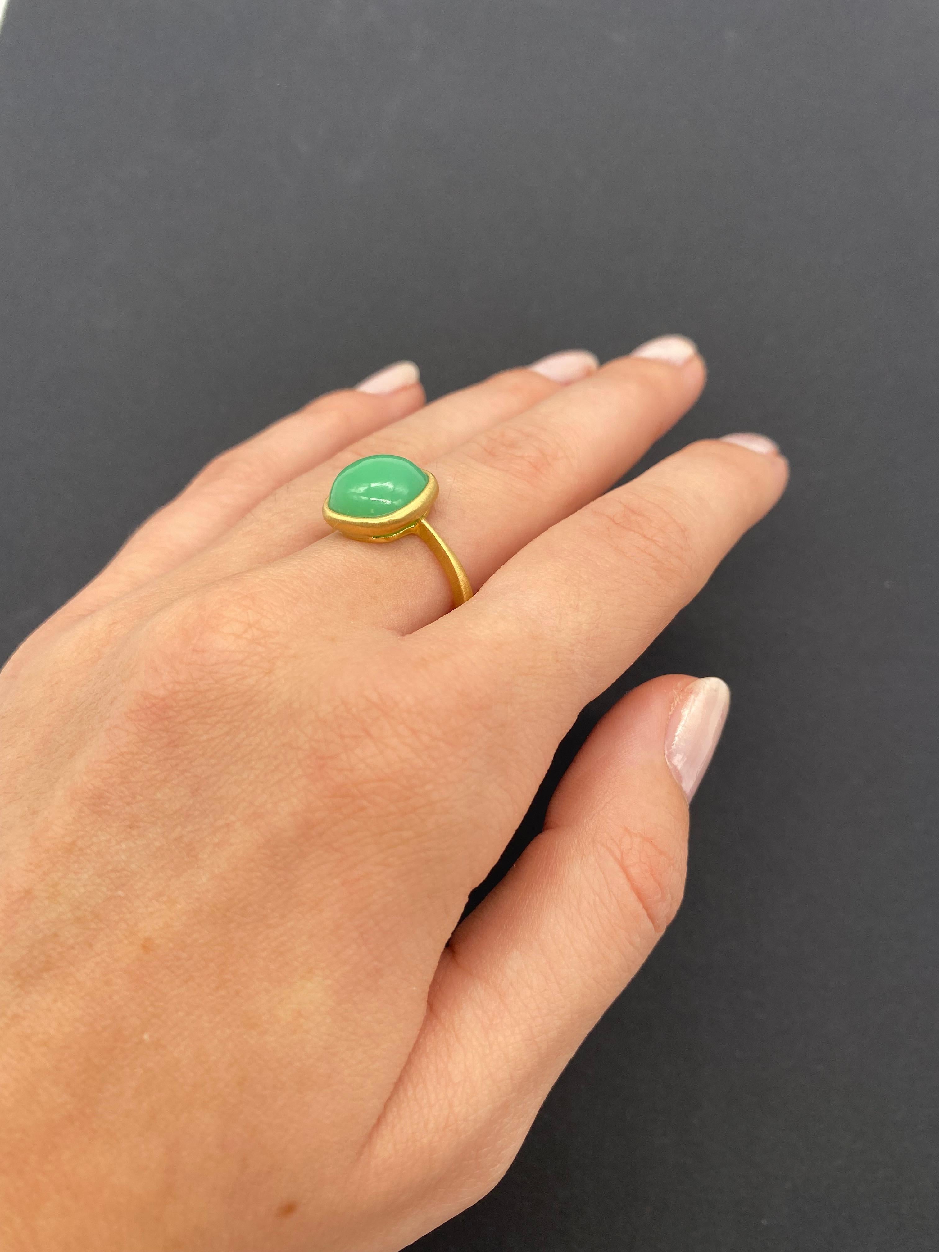 Brushed Yellow Gold with a Cabochon Crisaprasio Cocktail Ring For Sale 3