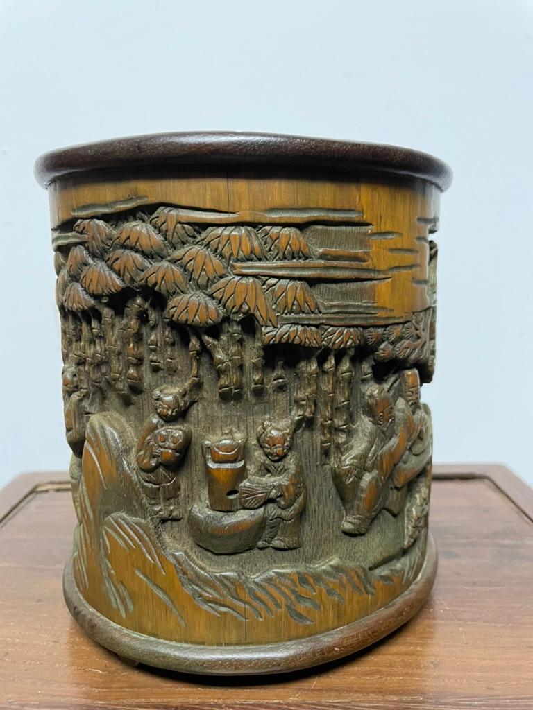 Chinese Bamboo Calligraphy Brush Holder Carved With Scholars in a Garden  In Good Condition For Sale In Stamford, CT