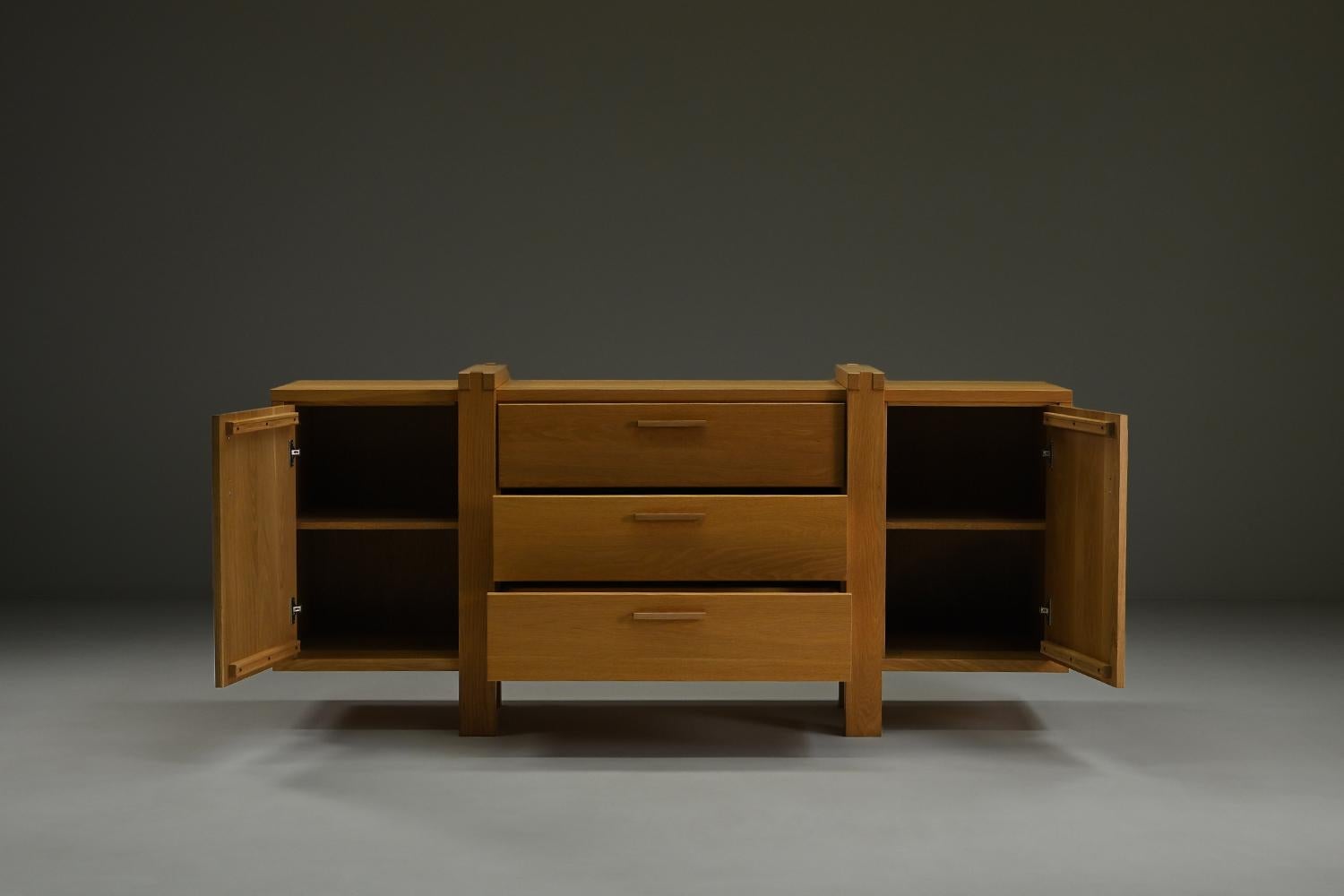Brutalist Brustalist oak sideboard, Belgium. For Sale