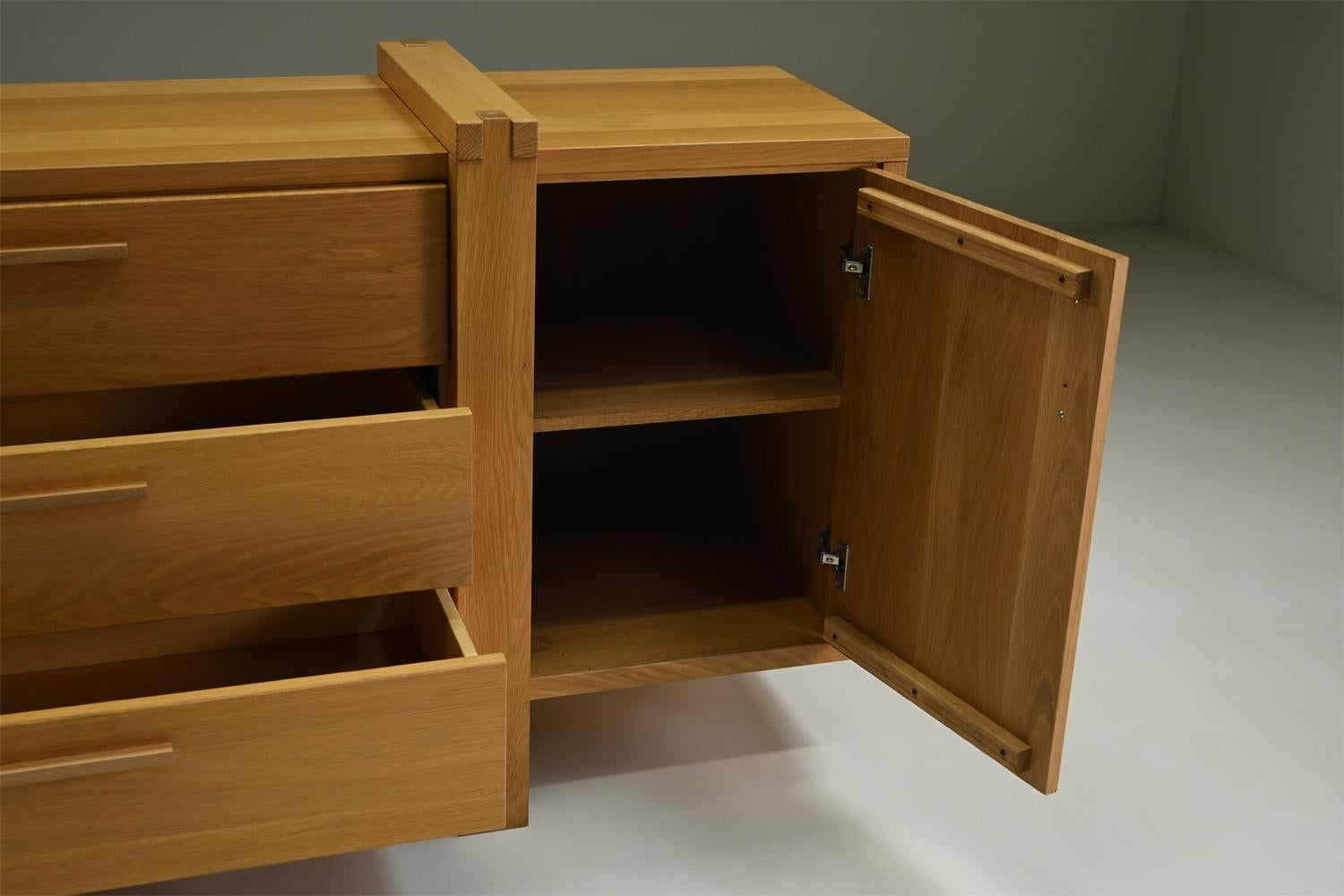 Brustalist oak sideboard, Belgium. For Sale 1