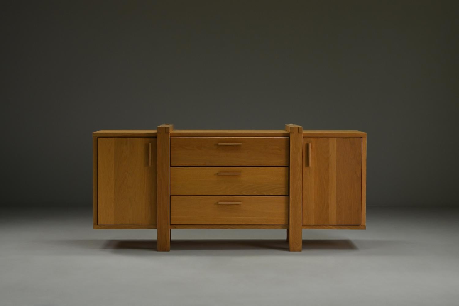 Brustalist oak sideboard, Belgium. For Sale 2