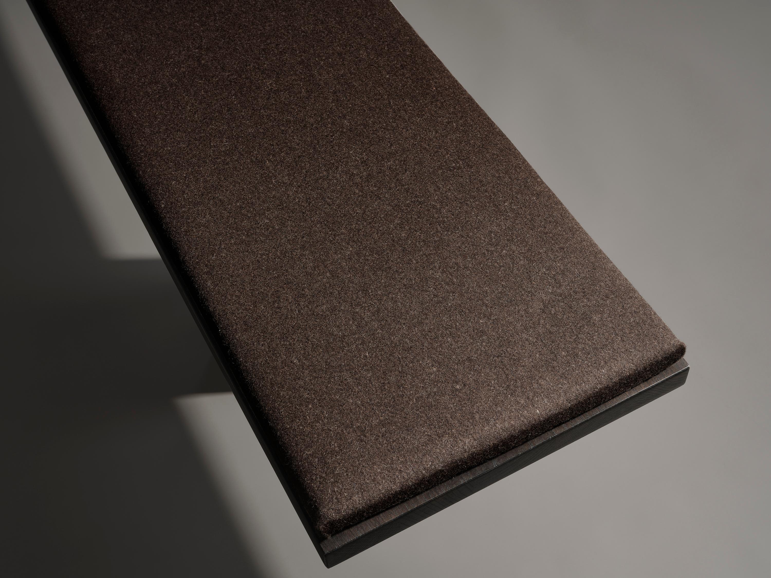 XXIe siècle et contemporain Brut Slim - Table de salle à manger en chêne massif brun foncé - Mokko en vente