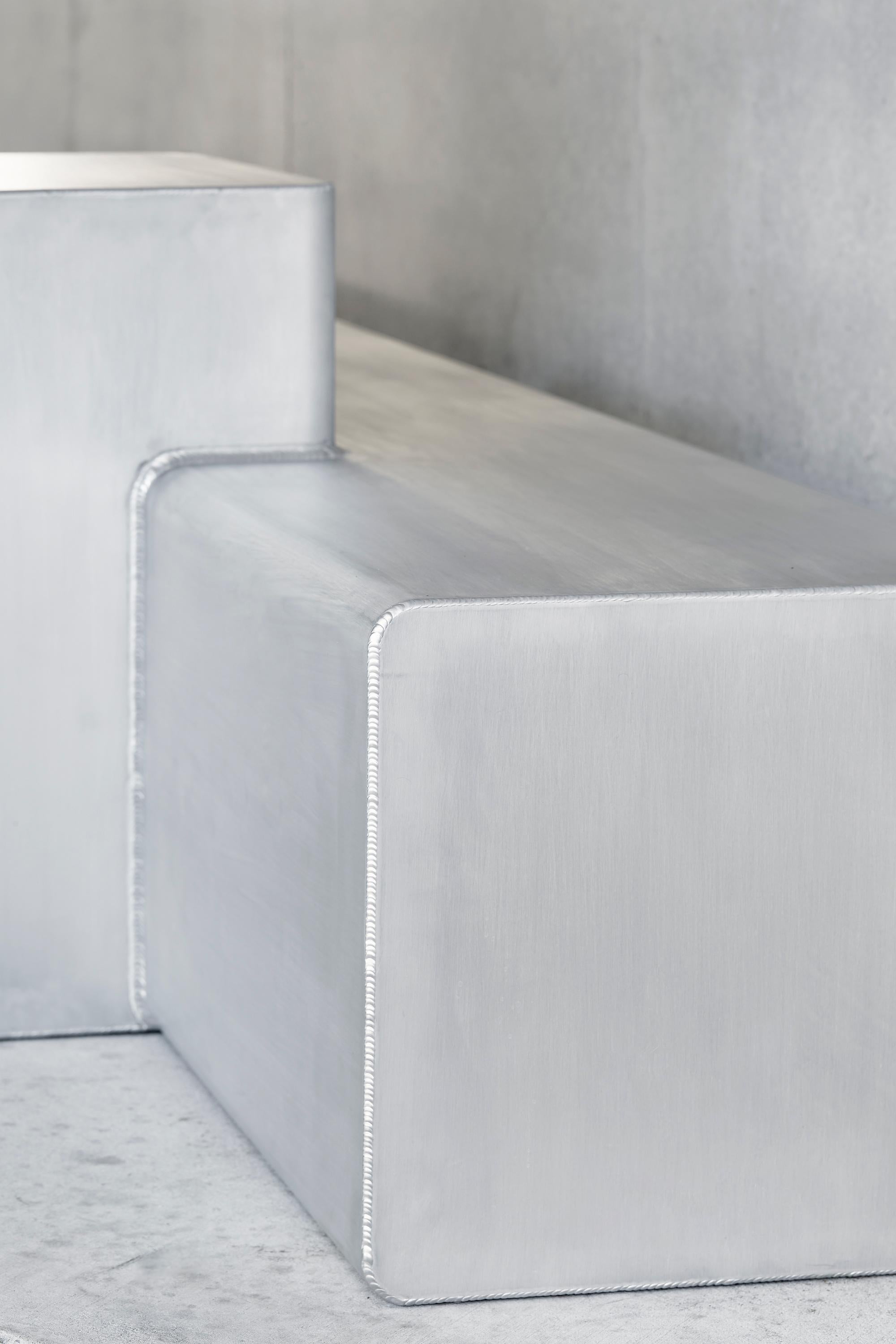 Brutal Bench and Table by Alexander Lotersztain (Postmoderne) im Angebot