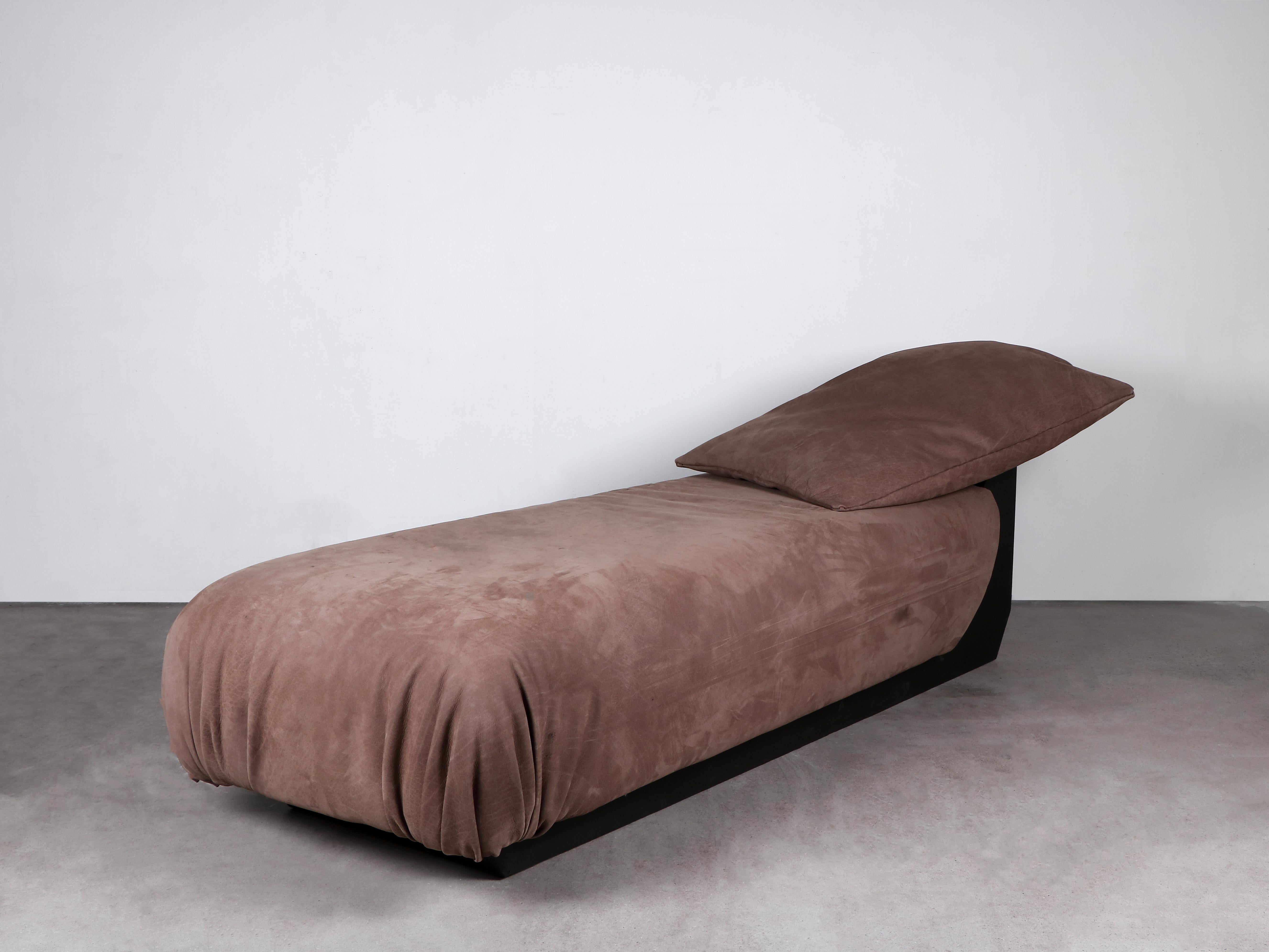 Brutal Daybed by Lucas Morten
Limited Edition of 12 + 1 AP
Signed
Dimensions: W180 x D40 H60 cm
Material: HAND-WAXED PLYWOOD AND LEATHER

Objects comes with a 
