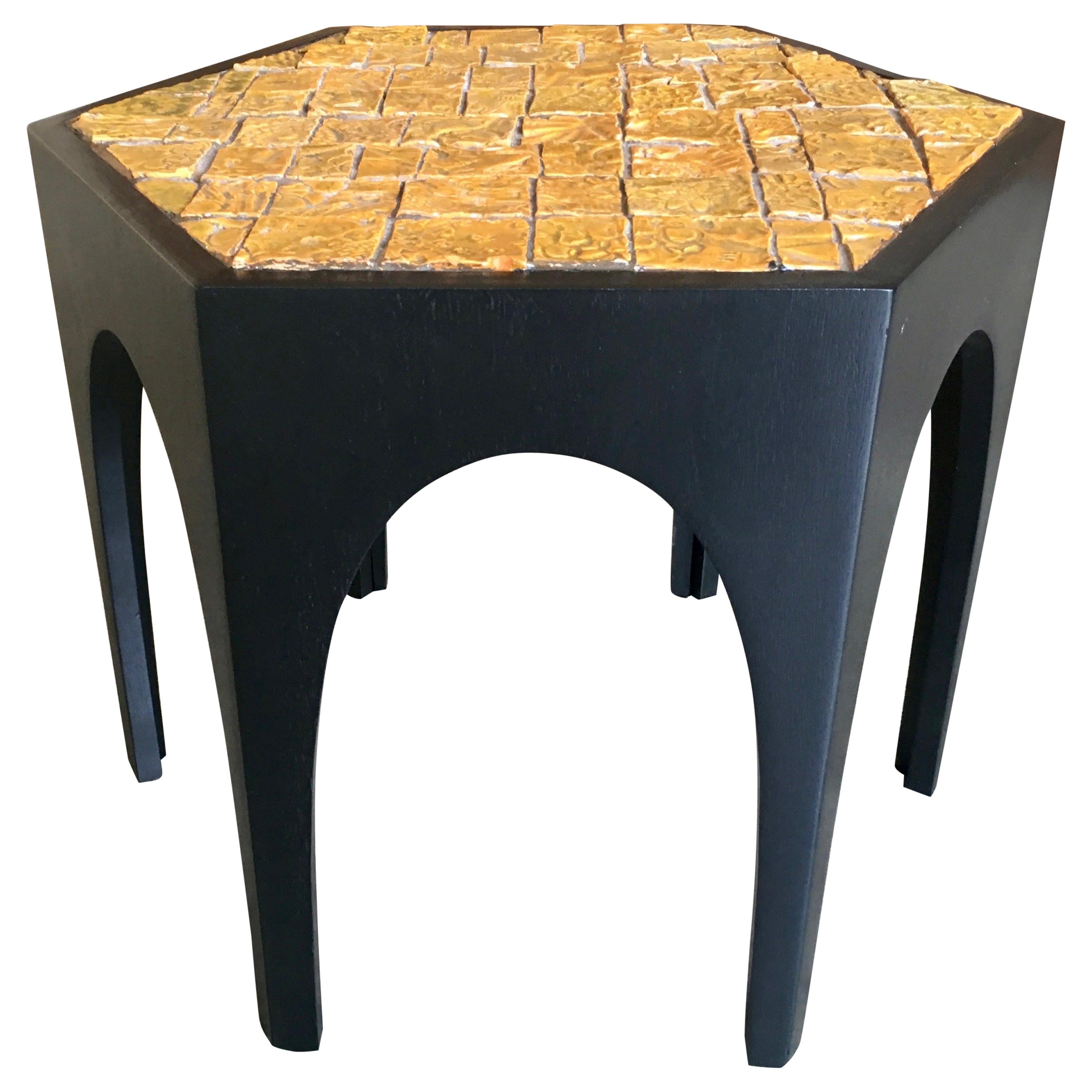 Table d'appoint brutaliste à plateau en carreaux