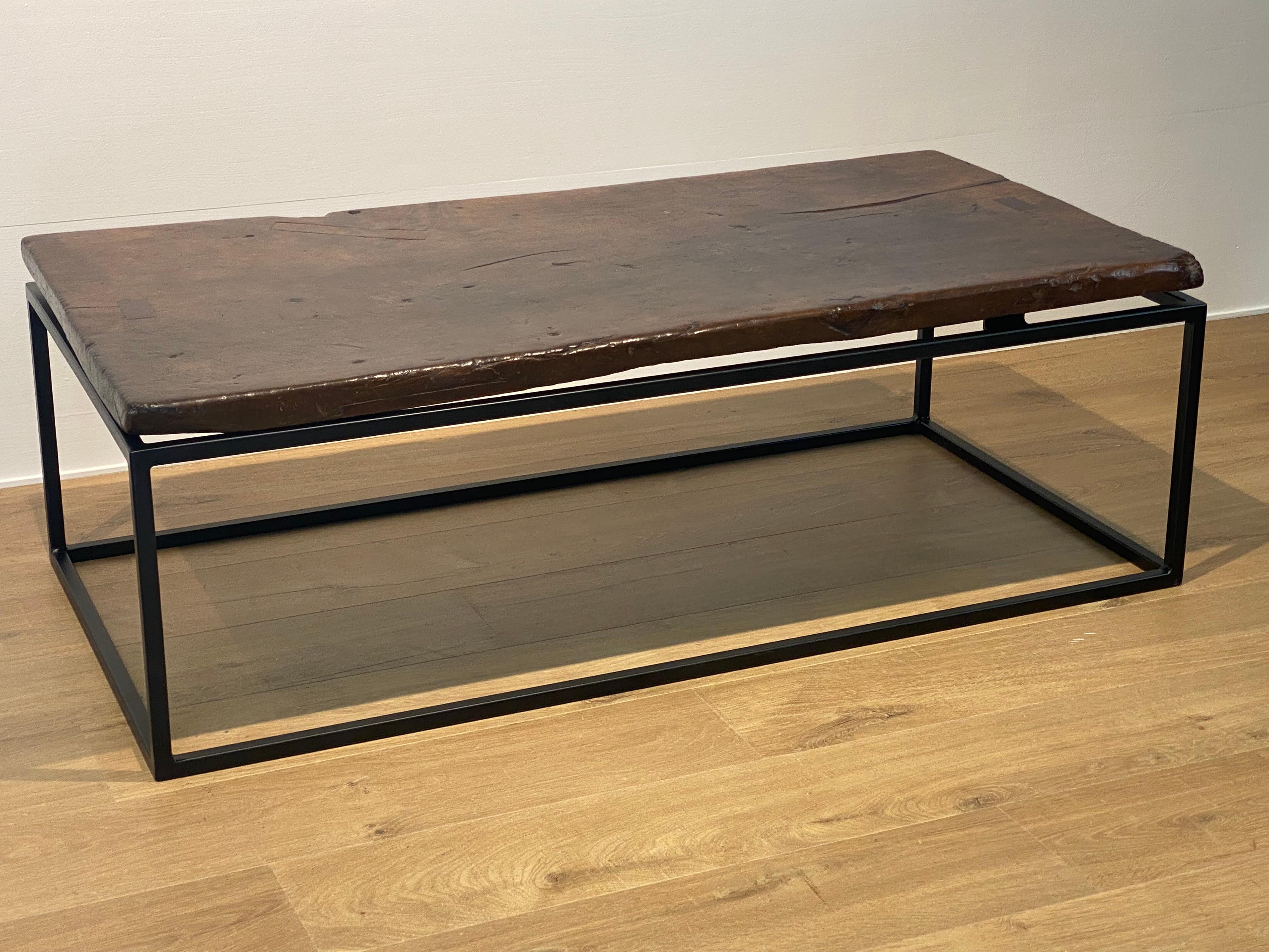 Brutalis, Modern Wooden Coffee Table In Fair Condition For Sale In Schellebelle, BE