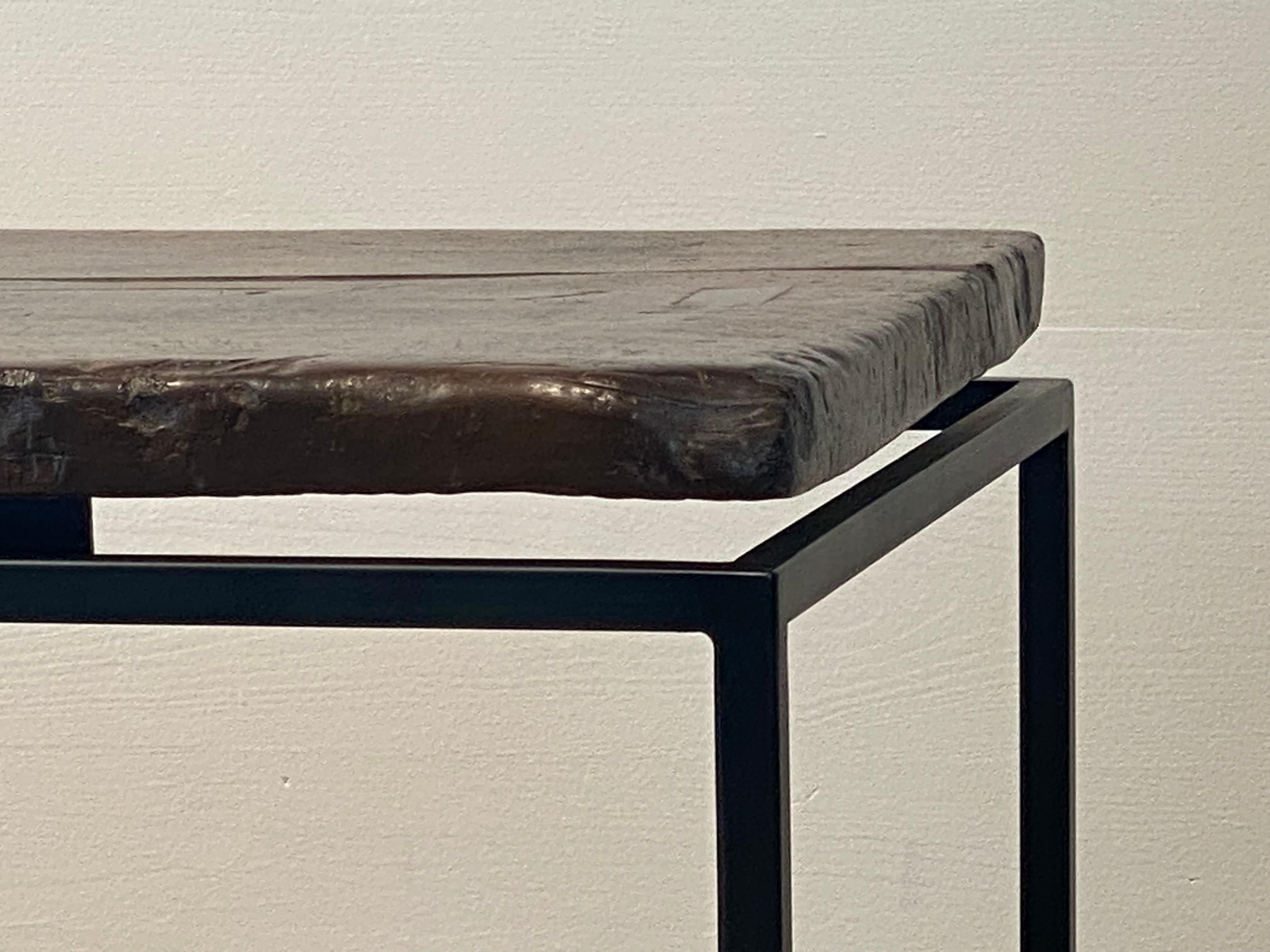 Noyer Brutalis, Table basse moderne en bois en vente