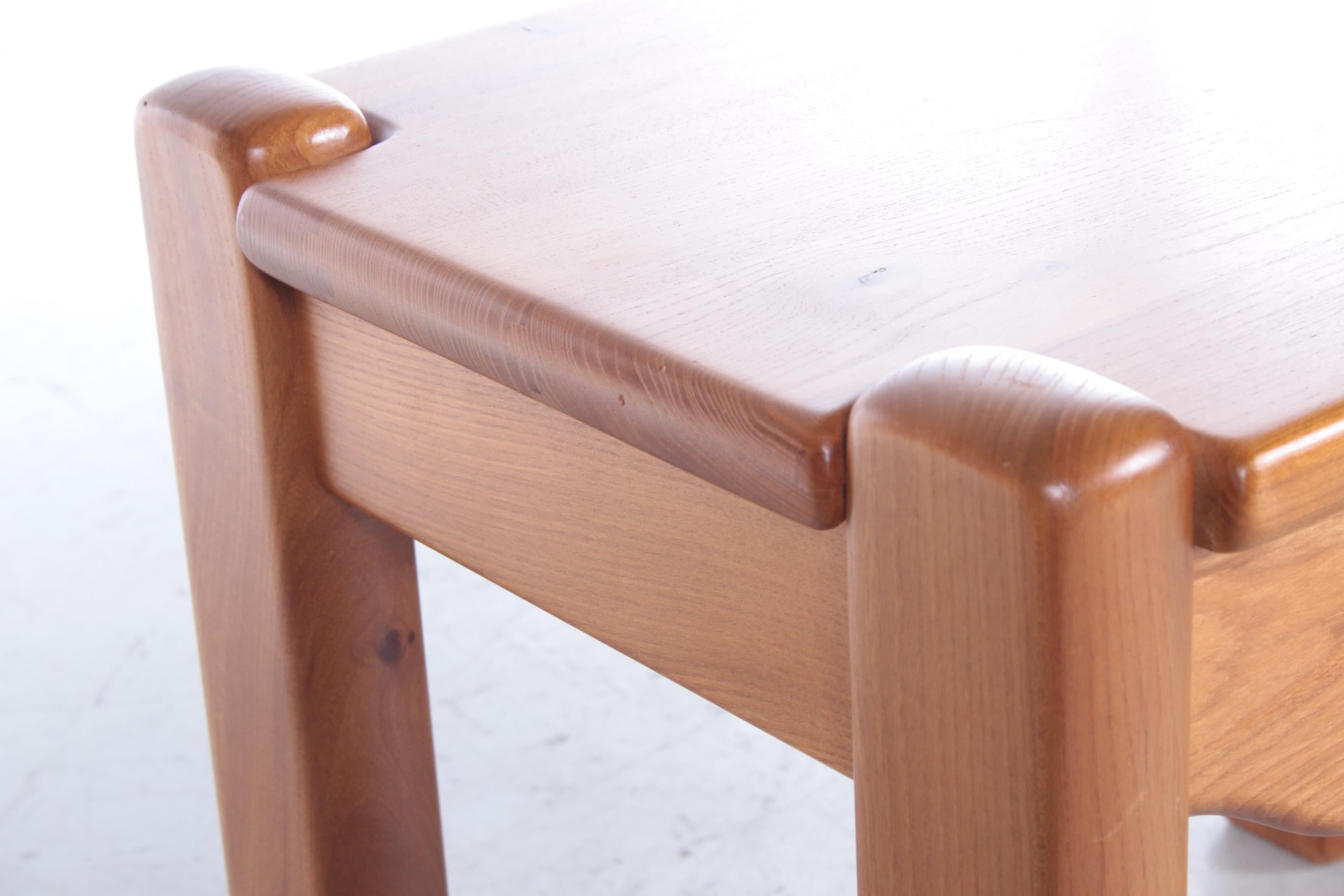 Ensemble de tables de chevet en bois dans le style de la Maison Regain avec tiroir, 1970  en vente 3