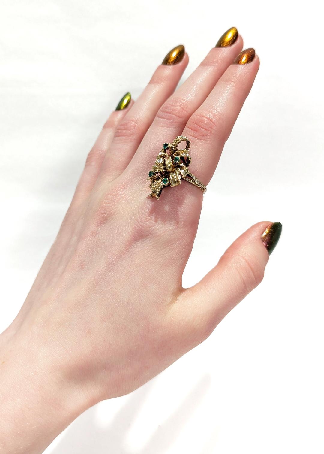 Brutalist 14 Karat Gold Emerald and Diamond Bow Form Cocktail Ring For Sale 5