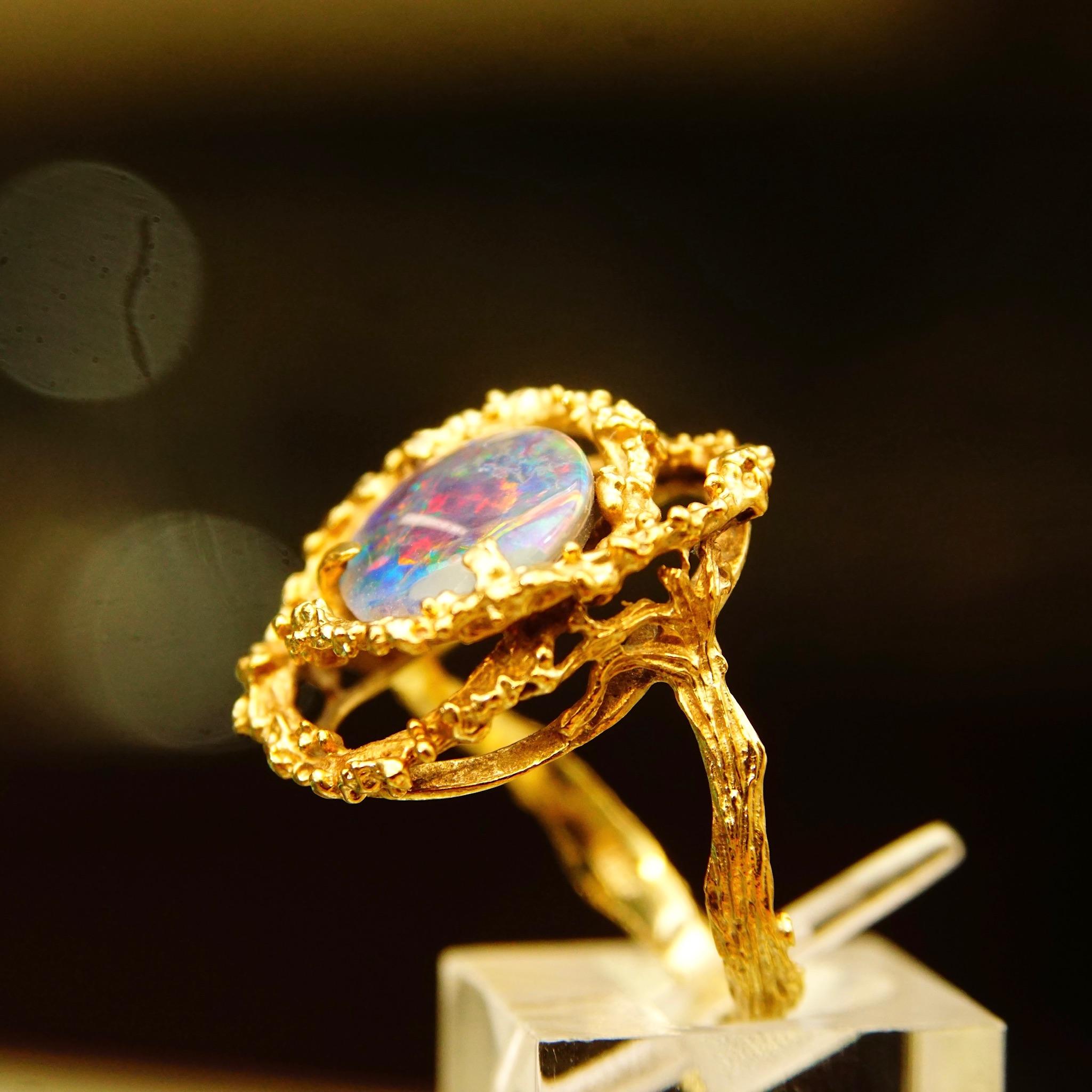 Brutalistischer 14K Schwarzer Opal-Cocktailring im Zustand „Gut“ im Angebot in Philadelphia, PA