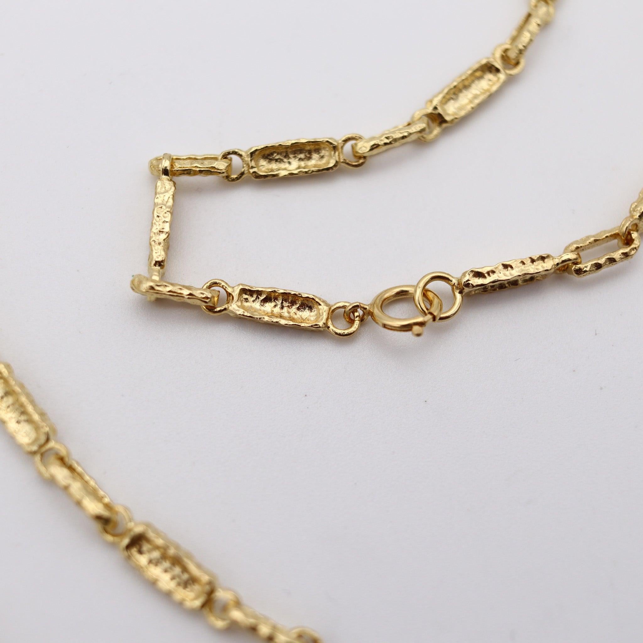 Chaîne longue texturée artistique BRUTALIST 1970 en or jaune massif 14 carats Excellent état - En vente à Miami, FL