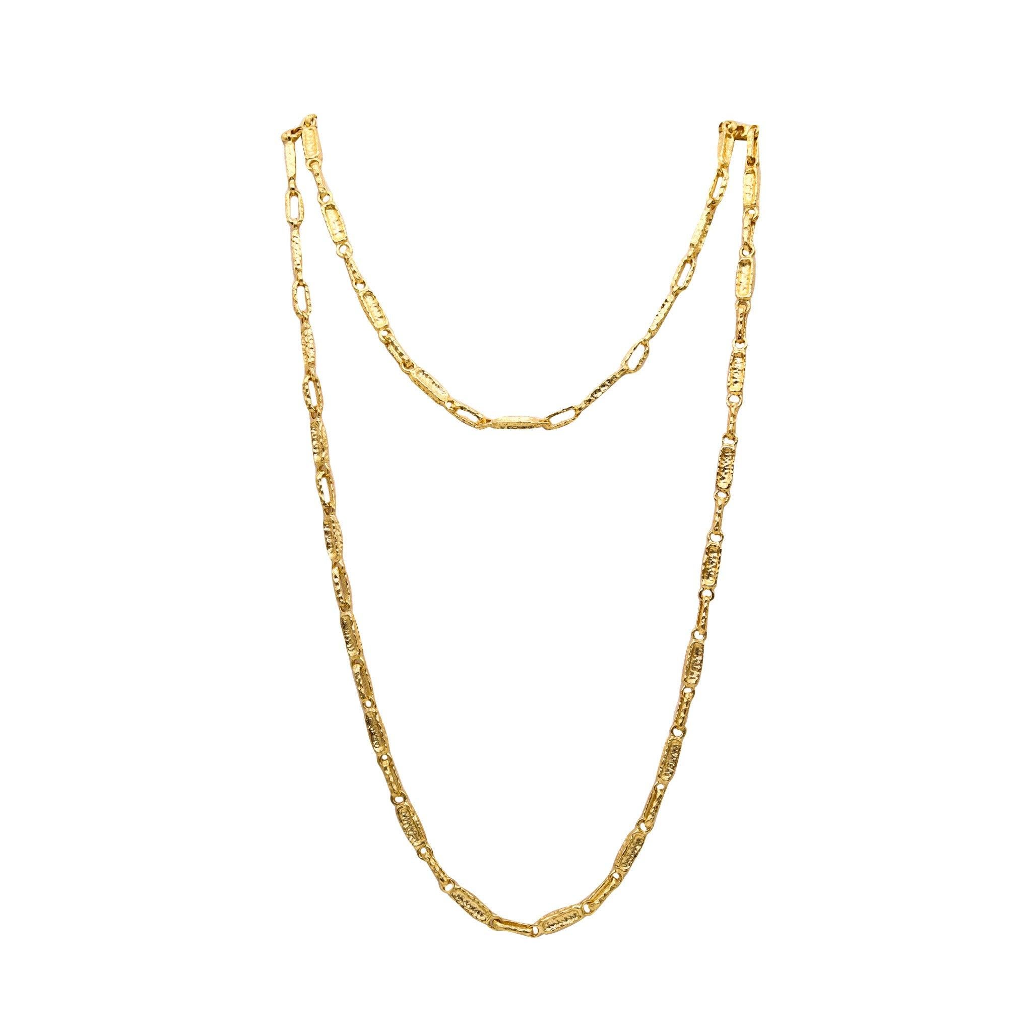 Chaîne longue texturée artistique BRUTALIST 1970 en or jaune massif 14 carats en vente 2