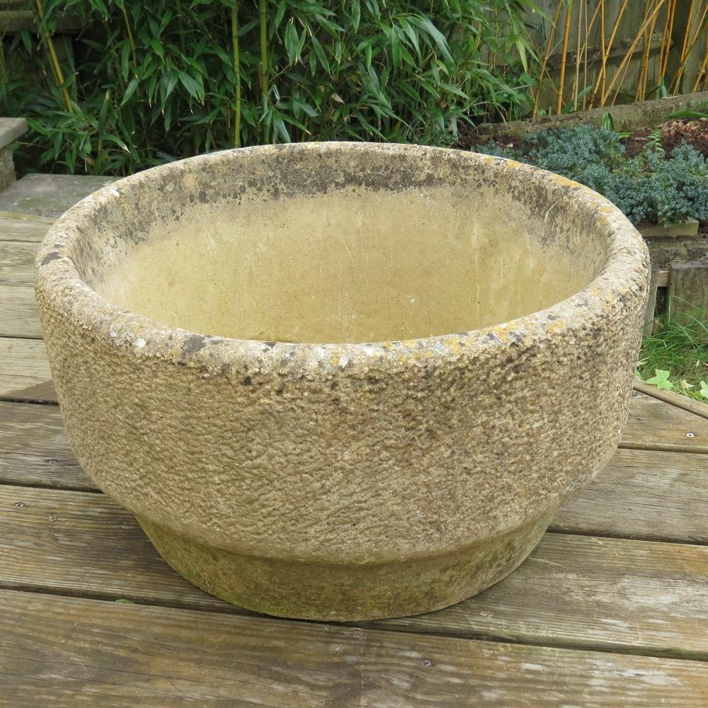 Brutalist 1970s Concrete Garden Planter Plant Pot by Willow Lodge Crafts Glos In Good Condition For Sale In Stow on the Wold, GB