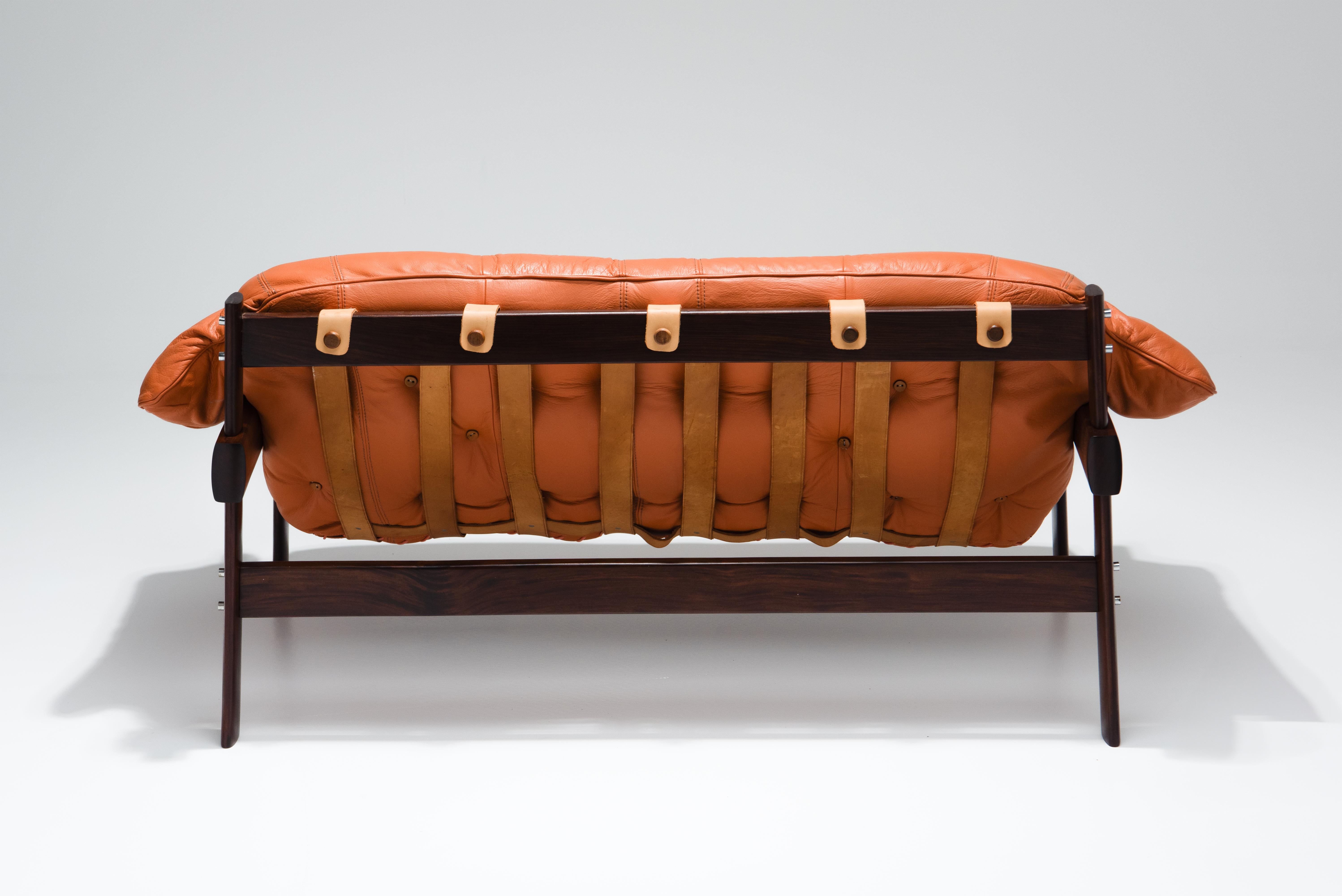 Brazilian Brutalist 2-Seat Sofa - 'MP-41' - Percival Lafer