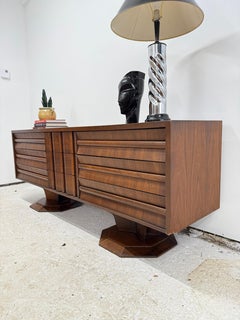 Brutalist 9 drawers dresser by Paul Evans, Walnut, Canada, 1975